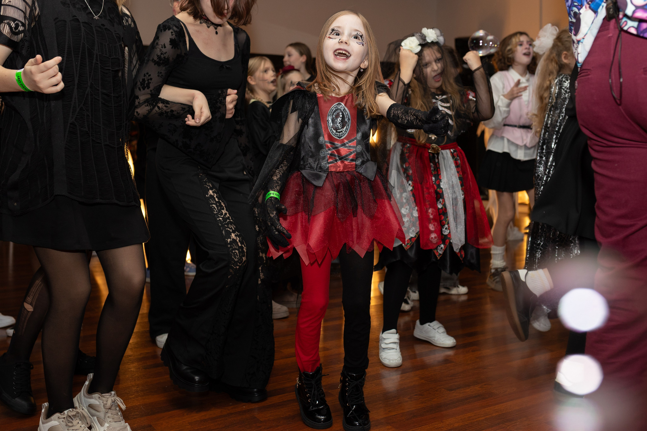 Leo dance studio Helloween 2025. Семейный и детский фотограф в Варшаве Мила Бобровская