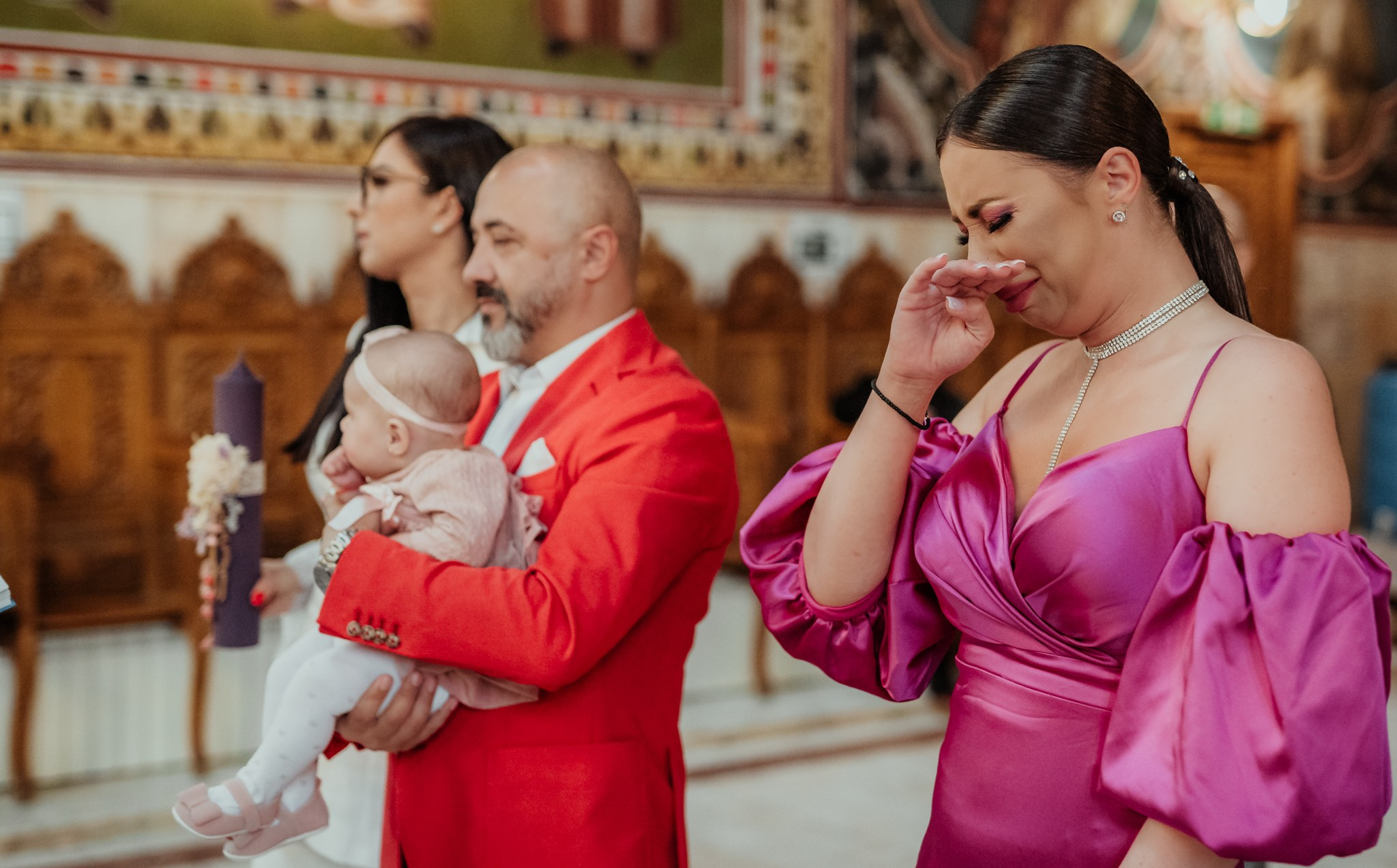 Fotografii de Botez Pline de Emoție pentru Sasha și Familie