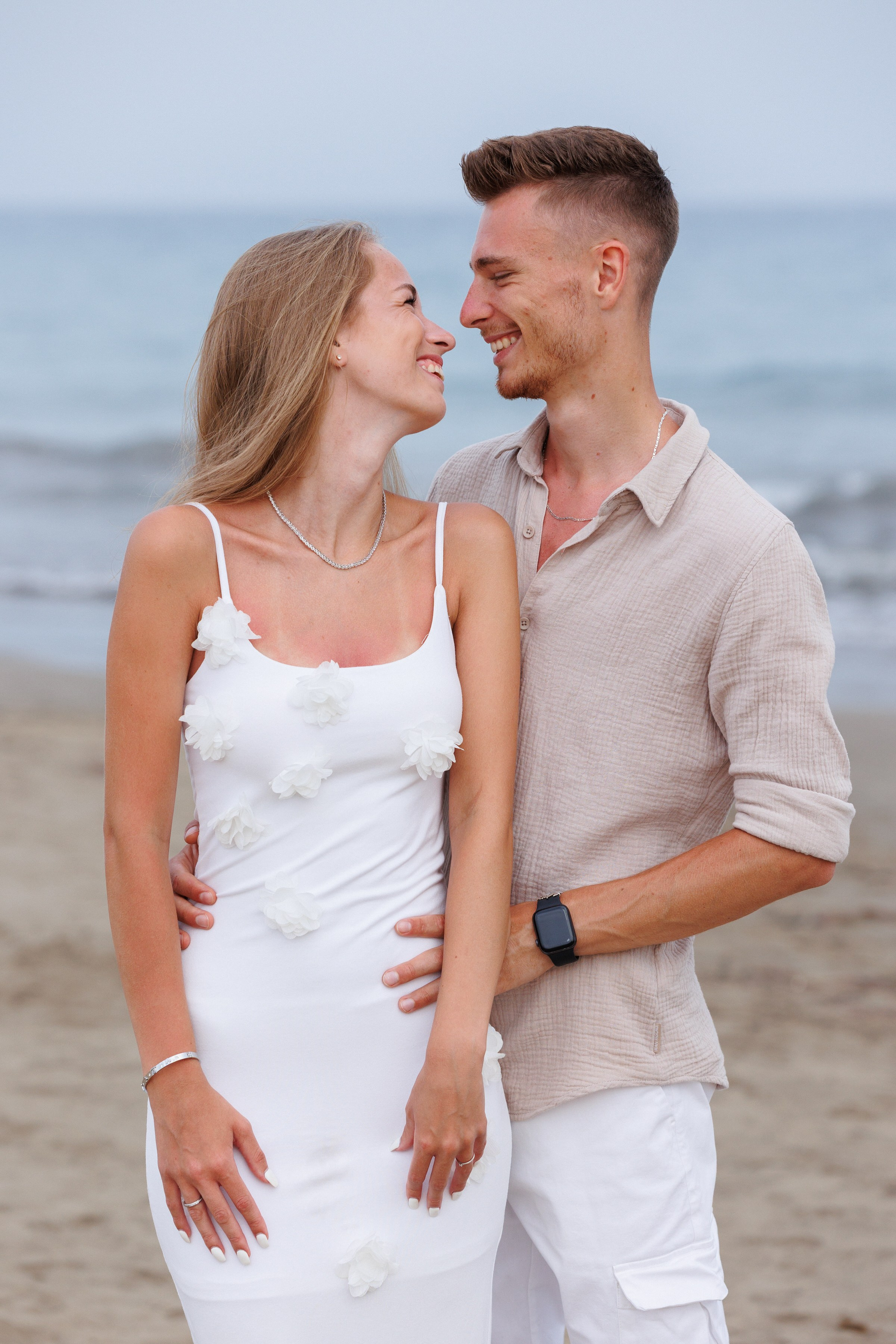 Family on beach during holiday in Maspalomas – photo by Slavik Robtsenkov