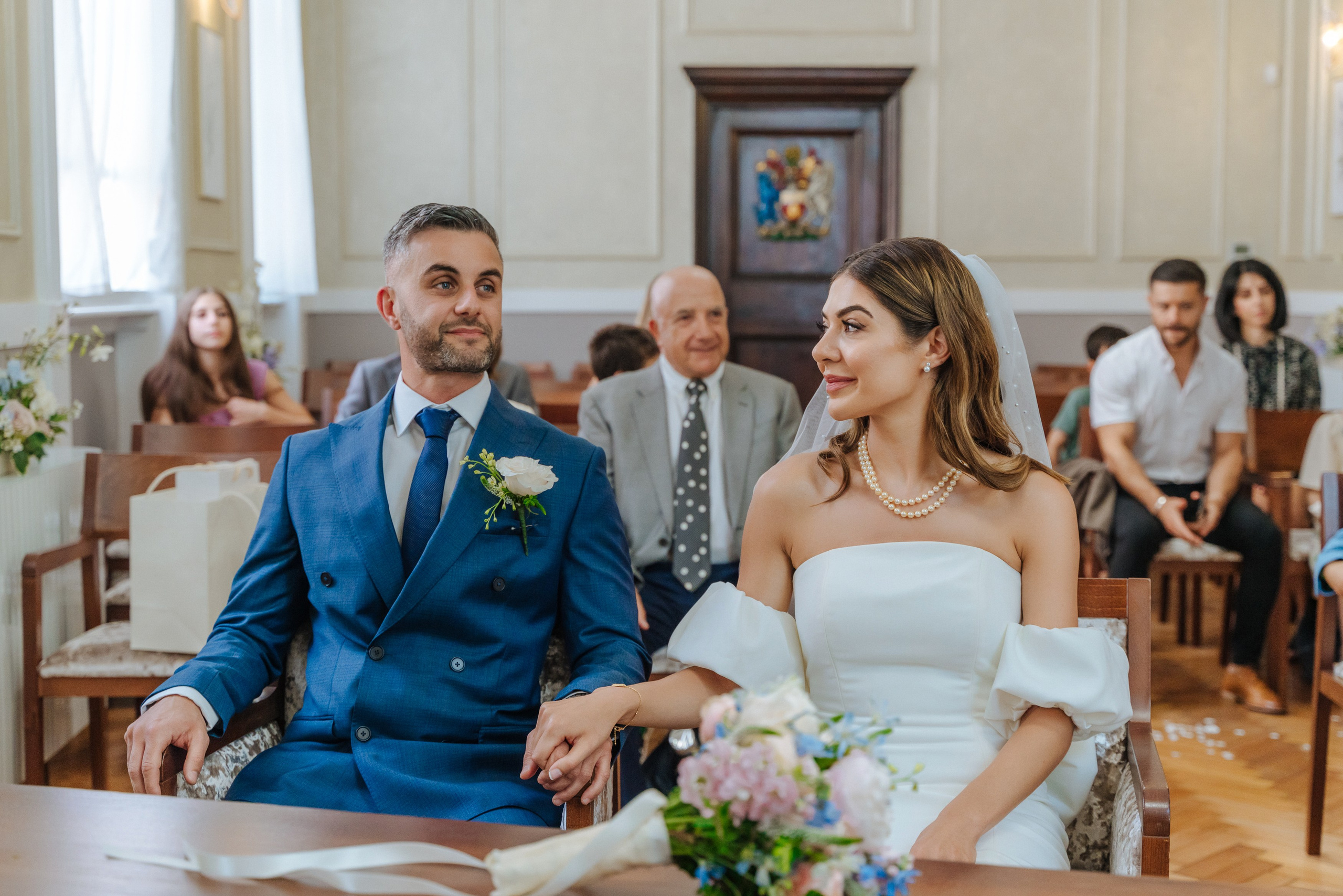 Civil ceremony at Chelsea Old Town Hall,  Wedding in Chelsea, Wedding in London,  wedding photographer in Chelsea, wedding photographer in London, wedding photographer London, documentary wedding photography, stylish wedding photos, creative wedding photographer UK, wedding photographer for international couples, natural wedding photography, London wedding photos, Ekaterina Romanova, Russian speaking wedding photographer, быстрый фотограф на свадьбу Лондон, креативный свадебный фотограф, свадебный фотограф Великобритания