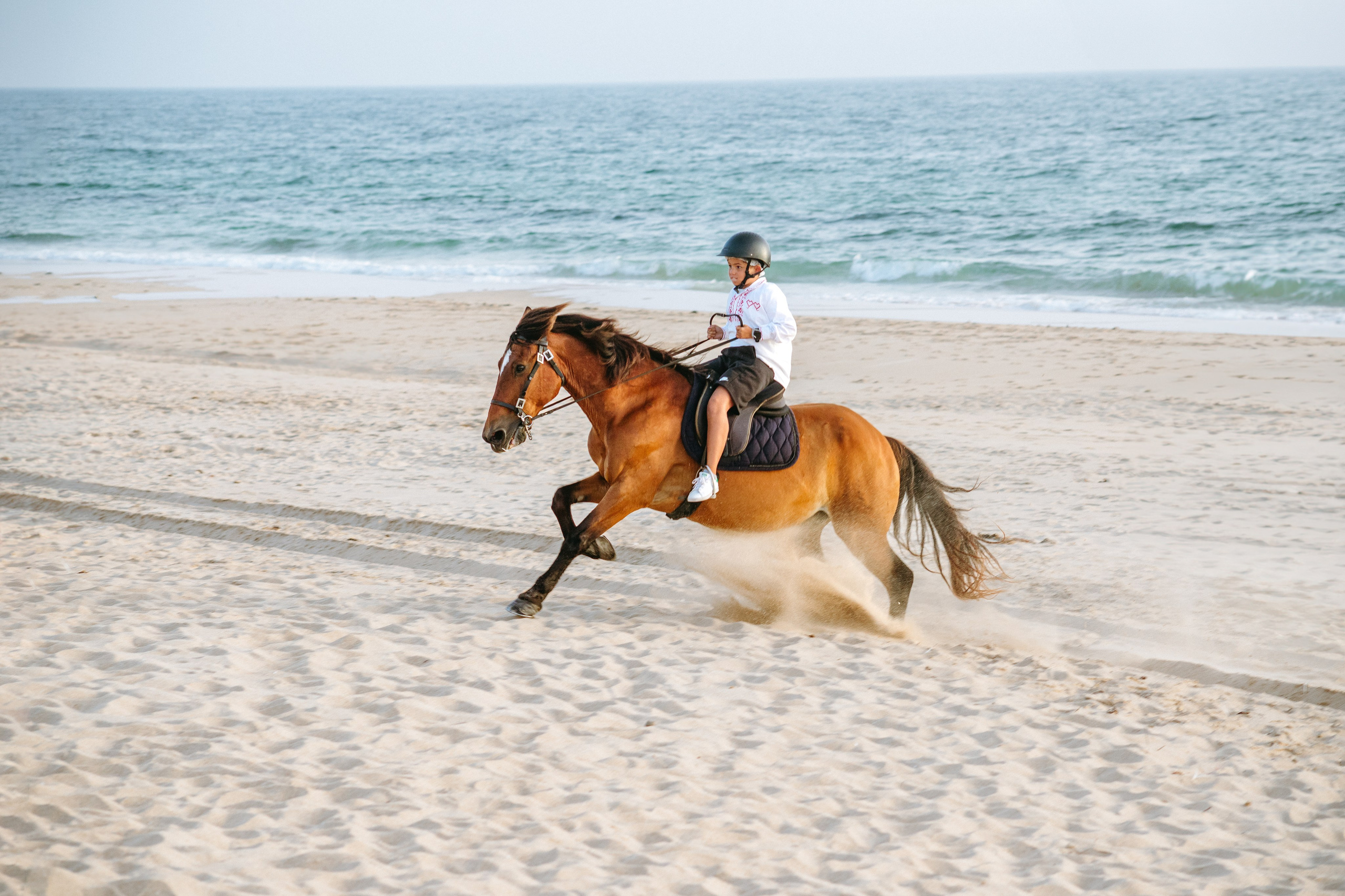 Marlene & Tiago com filhos. Passeios a Cavalo na Praia Peniche | Eco Salgados Agroturismo