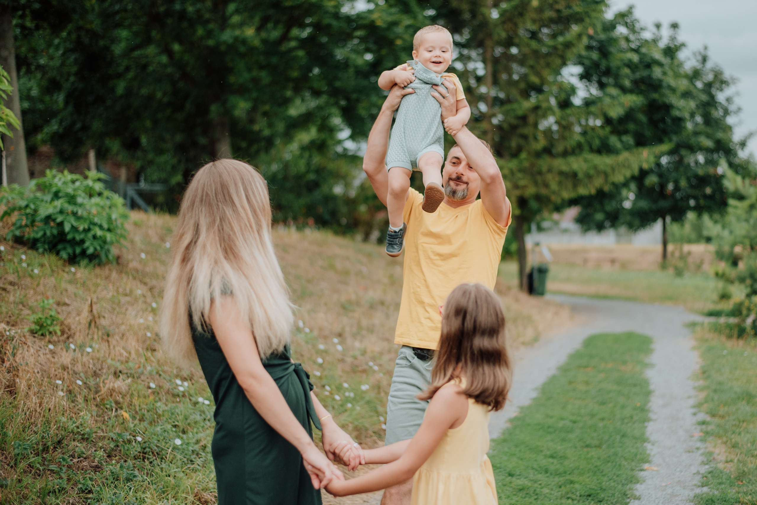 Hanka and family. Lifestyle, wedding and family photographer