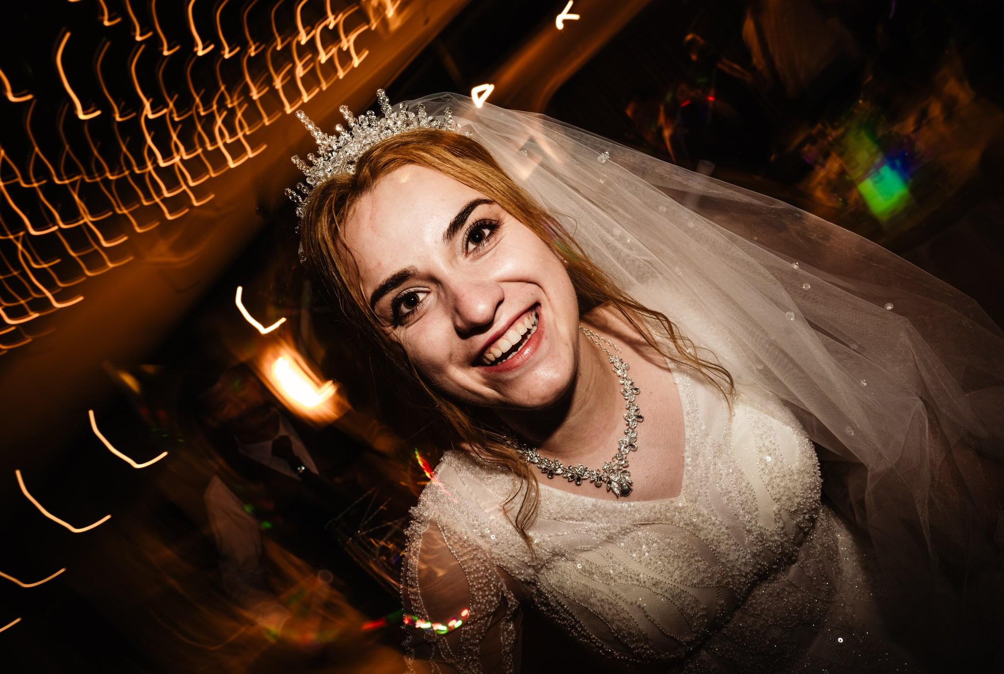 Fotograf profesionist de nuntă. Cu o abordare creativă și tehnici unice, spunem povestea voastră prin imagini pline de iubire și naturalețe. Descoperă arta fotografiei de nuntă . Fotograf Iasi, fotograf de nunta Suceava. Fotografii de nuntă. Pachet fotografii de nuntă. Fotograf Iasi, fotograf Suceava, fotograf Botosani, fotograf Romania. Servicii foto nuntă. Servicii foto-video.