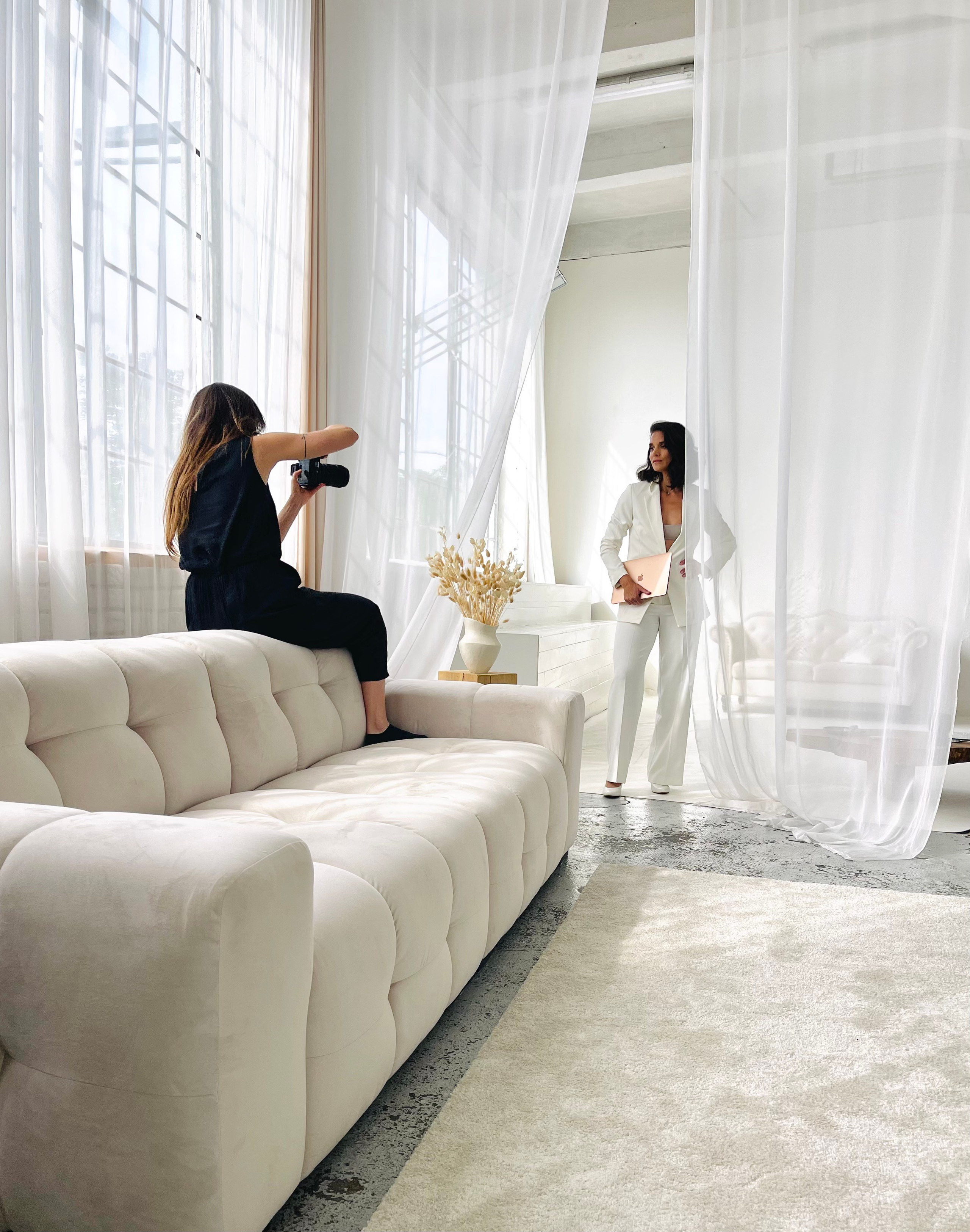 Cena a rezervace. Dana Lišková — Empatická fotografka | Introspektivní umělkyně | Neurodivergentní koučka| Zakladatelka Artepy.cz