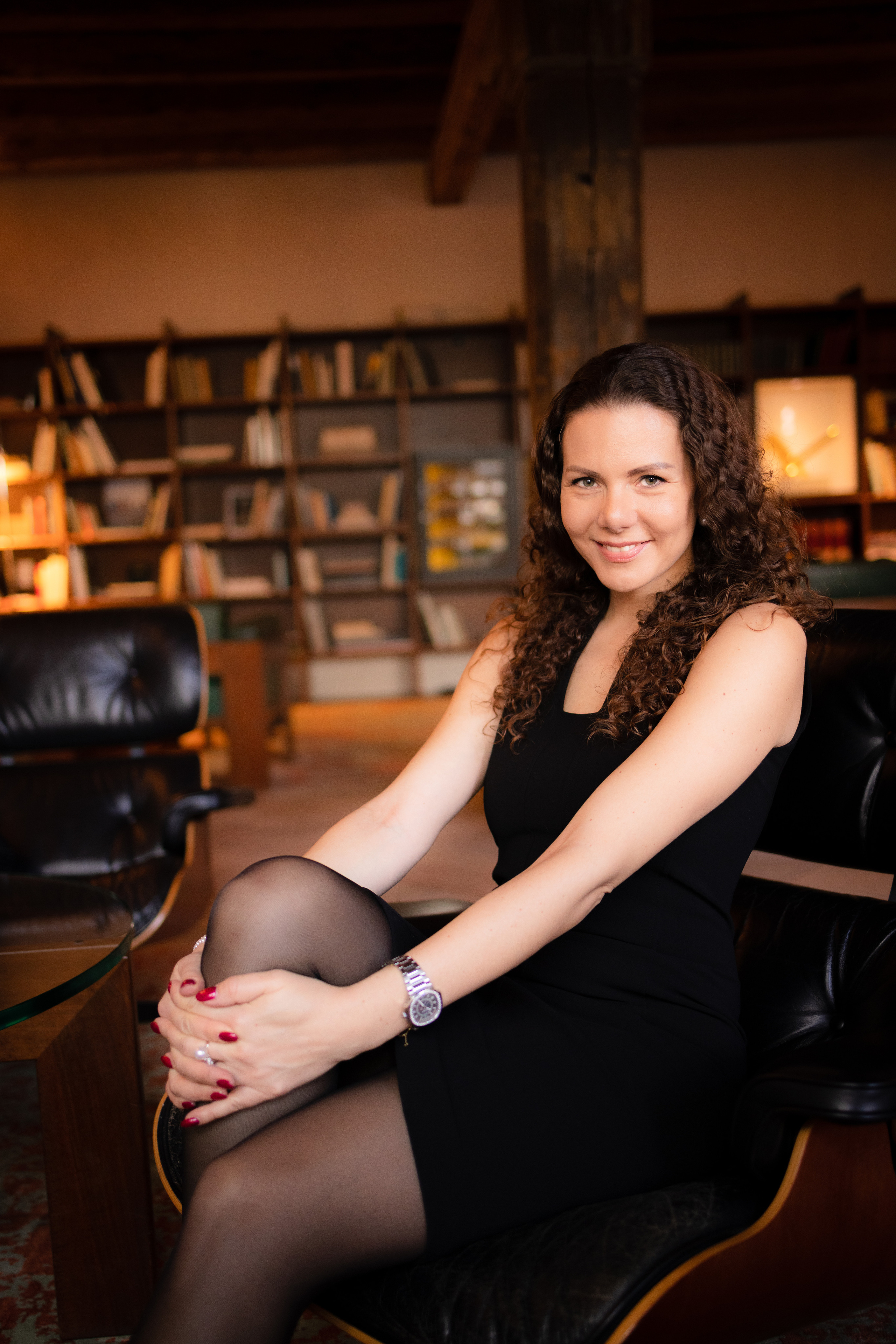 Oksana business portrait. Family photographer Zurich & Switzerland Daria Moore