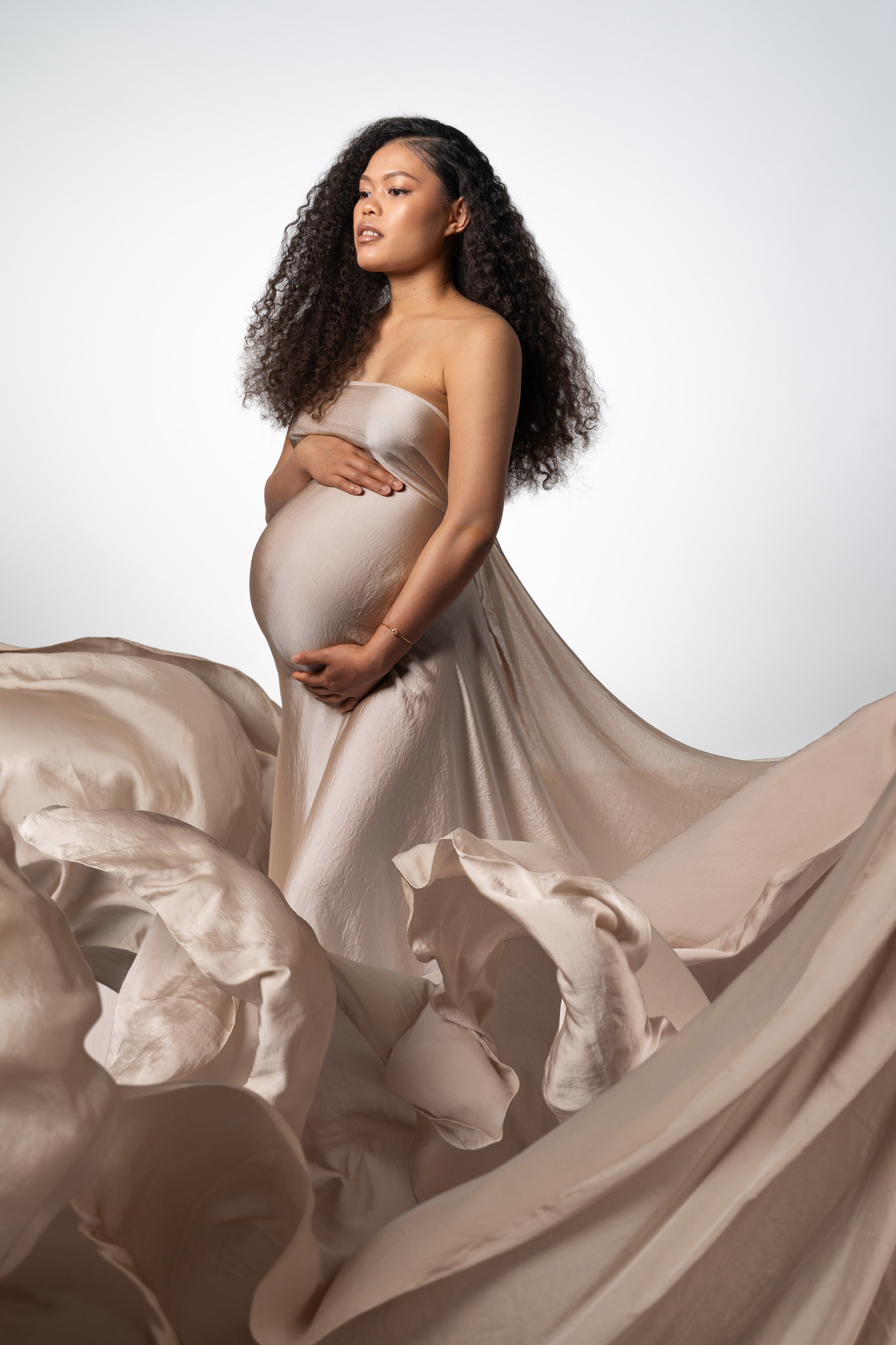 Anna, Fotografin aus Wien, Österreich. Ich fotografiere in folgenden Genres: Babybauch-, Familien-, Mode- und Weihnachtsfotografie