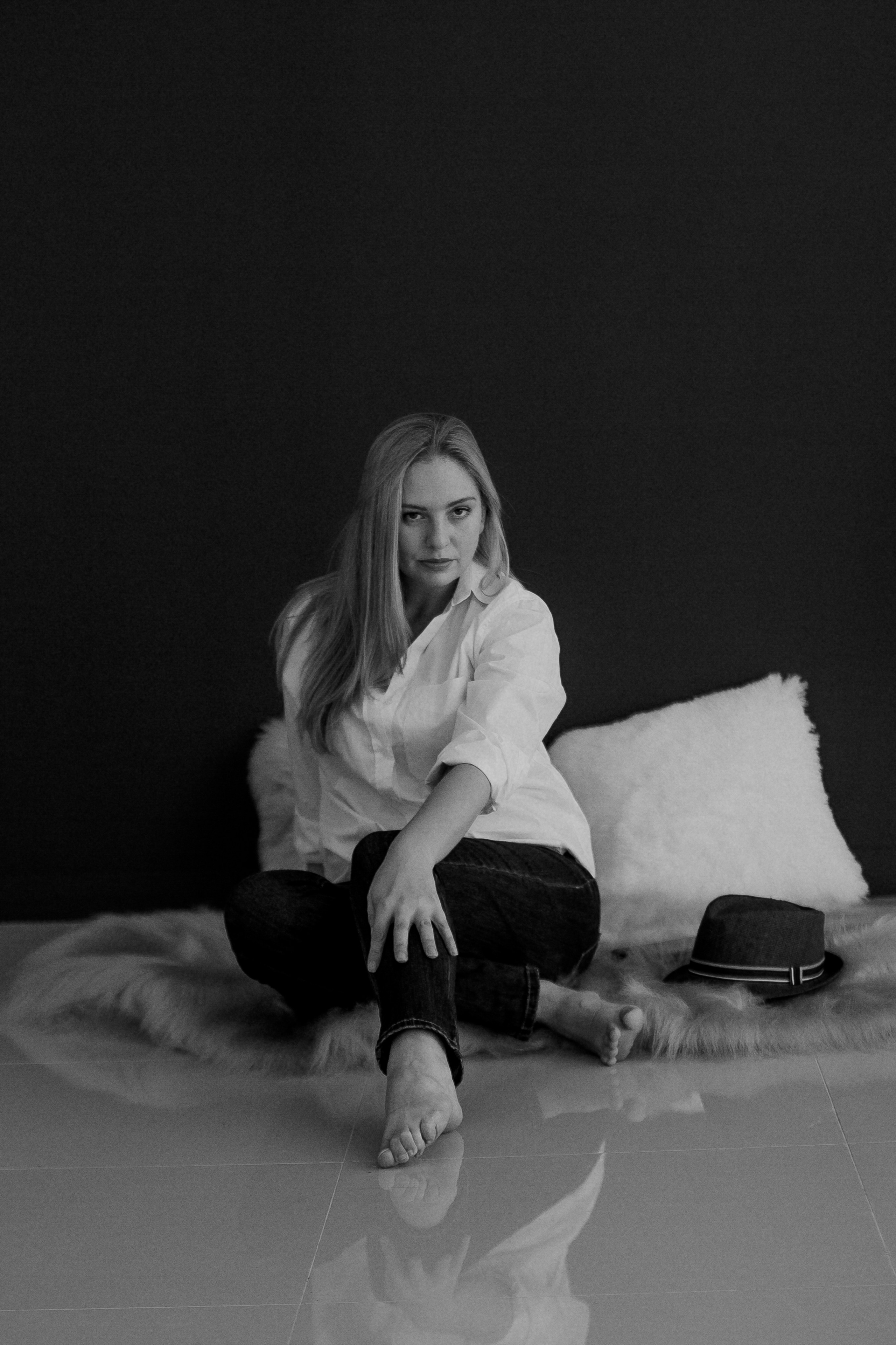 A black and white story. Iryna Zhyvora | Photographer | Stockholm