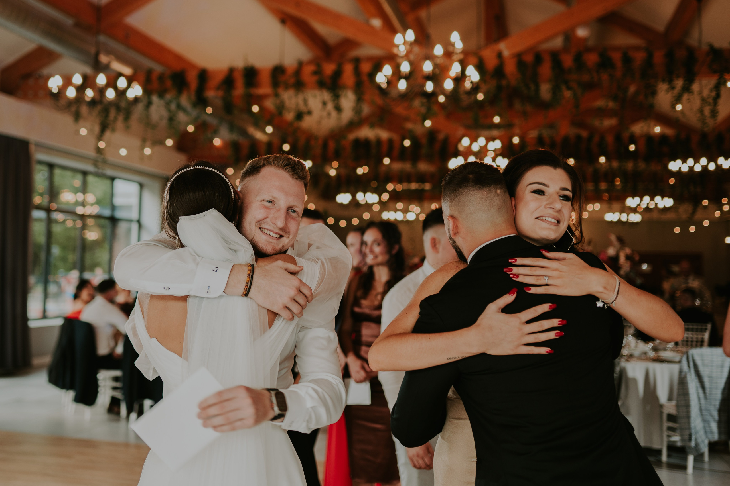 Sala Koralowa w Jaworzu: Opowieść o ślubie Nikoli i Kacpra. Karkowskafoto - fotografia miłości