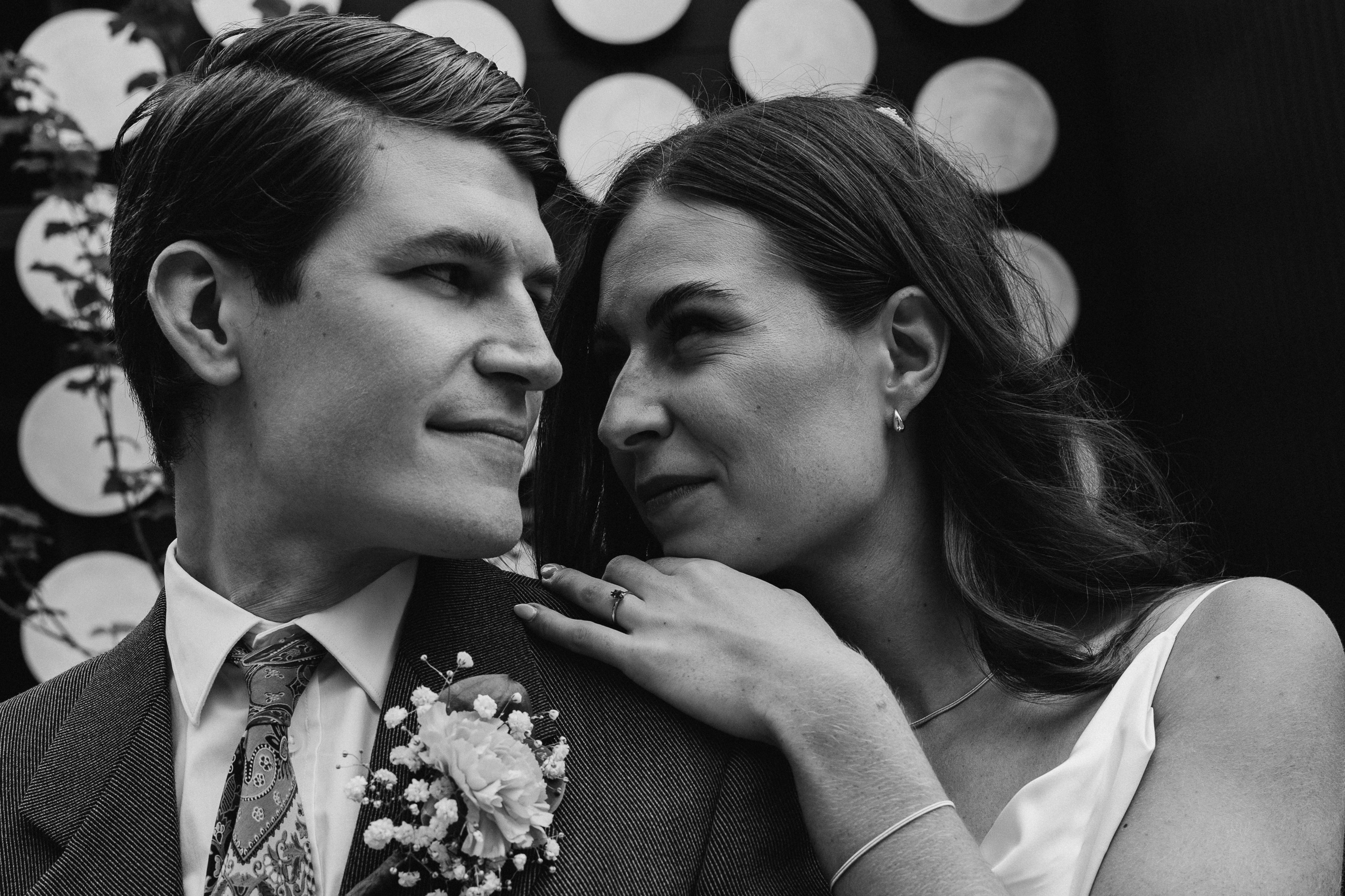 Family, bnw, photoshoot. Wedding and portrait photographer in Helsinki Vickan O