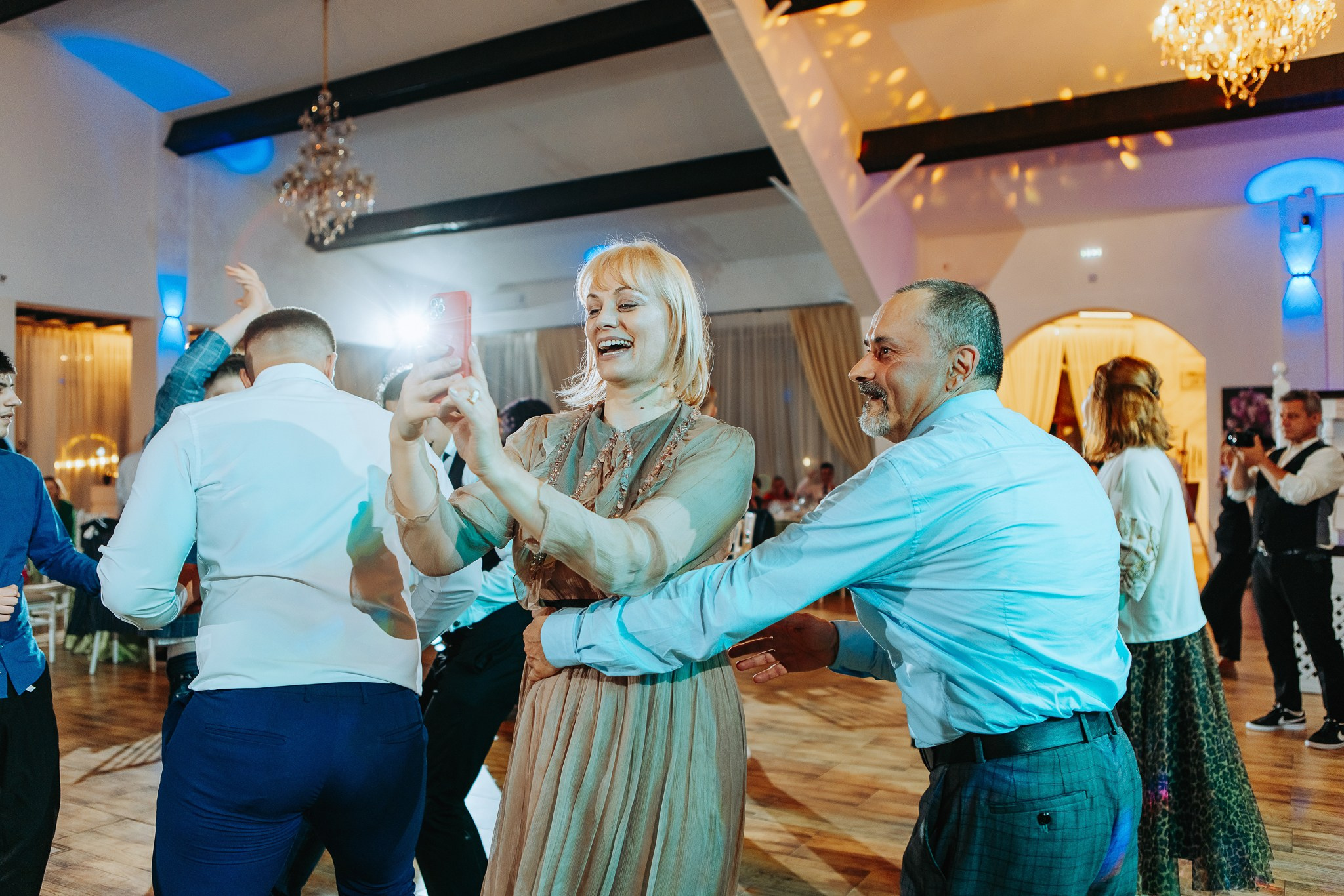 Radu si Diana. Wedding photographer and videographer