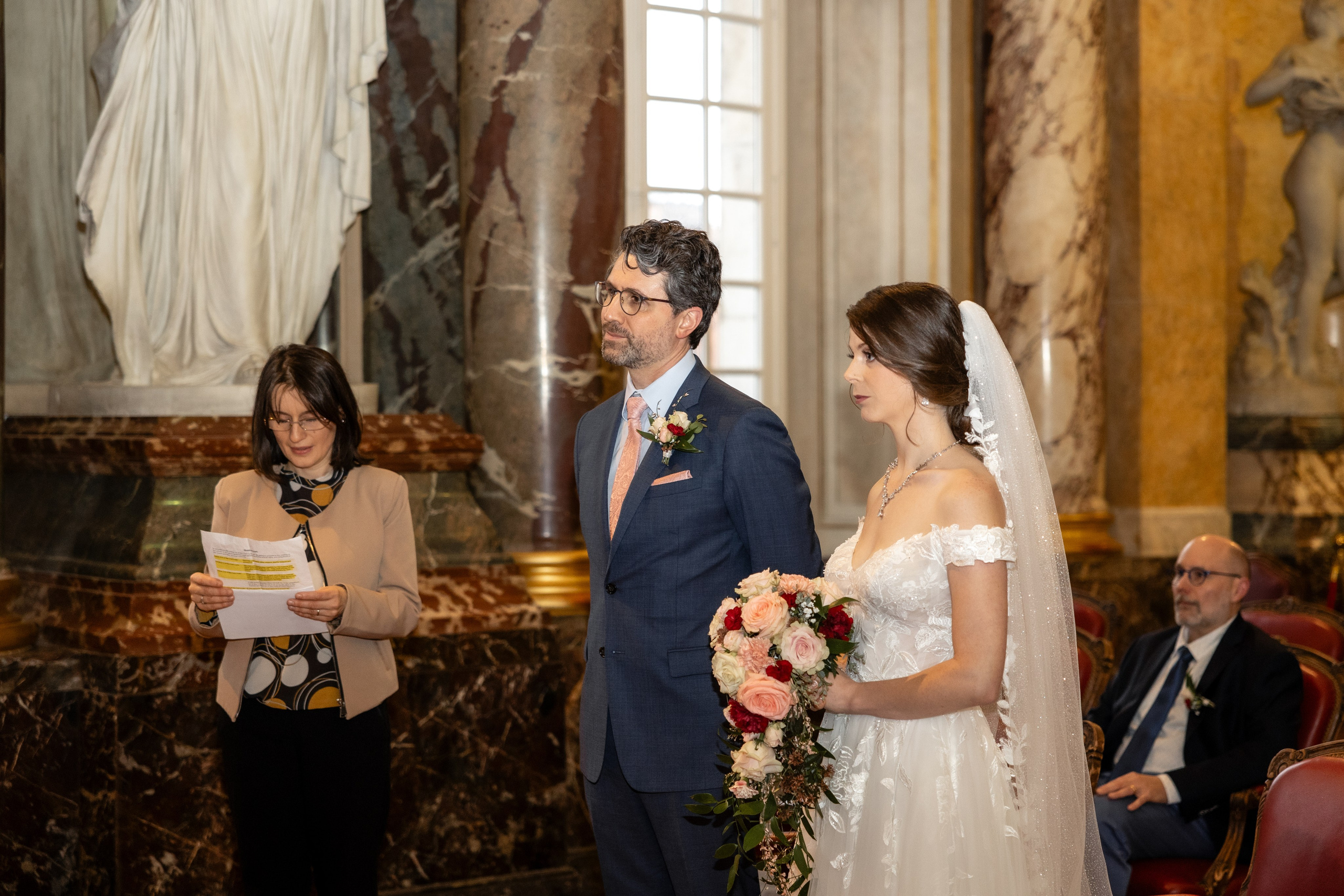 Christmas wedding to remember in Toulouse, Capitole. Gillian & Scott. Eugenie Smirnova — wedding, corporate and lifestyle photographer in Toulouse and Southwest France