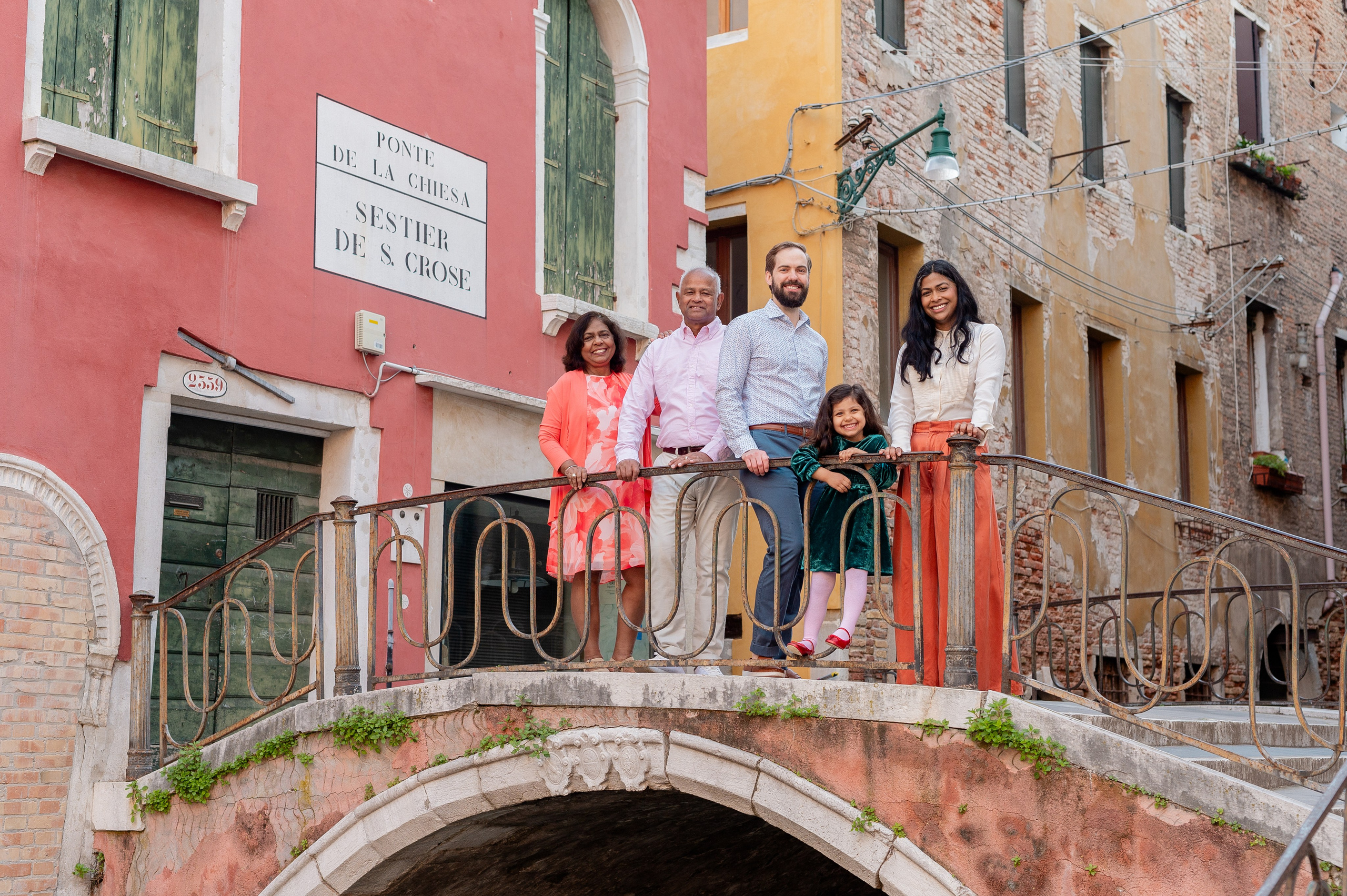 Family photoshoot in Venice. Photographer in Venice Anna Terzi