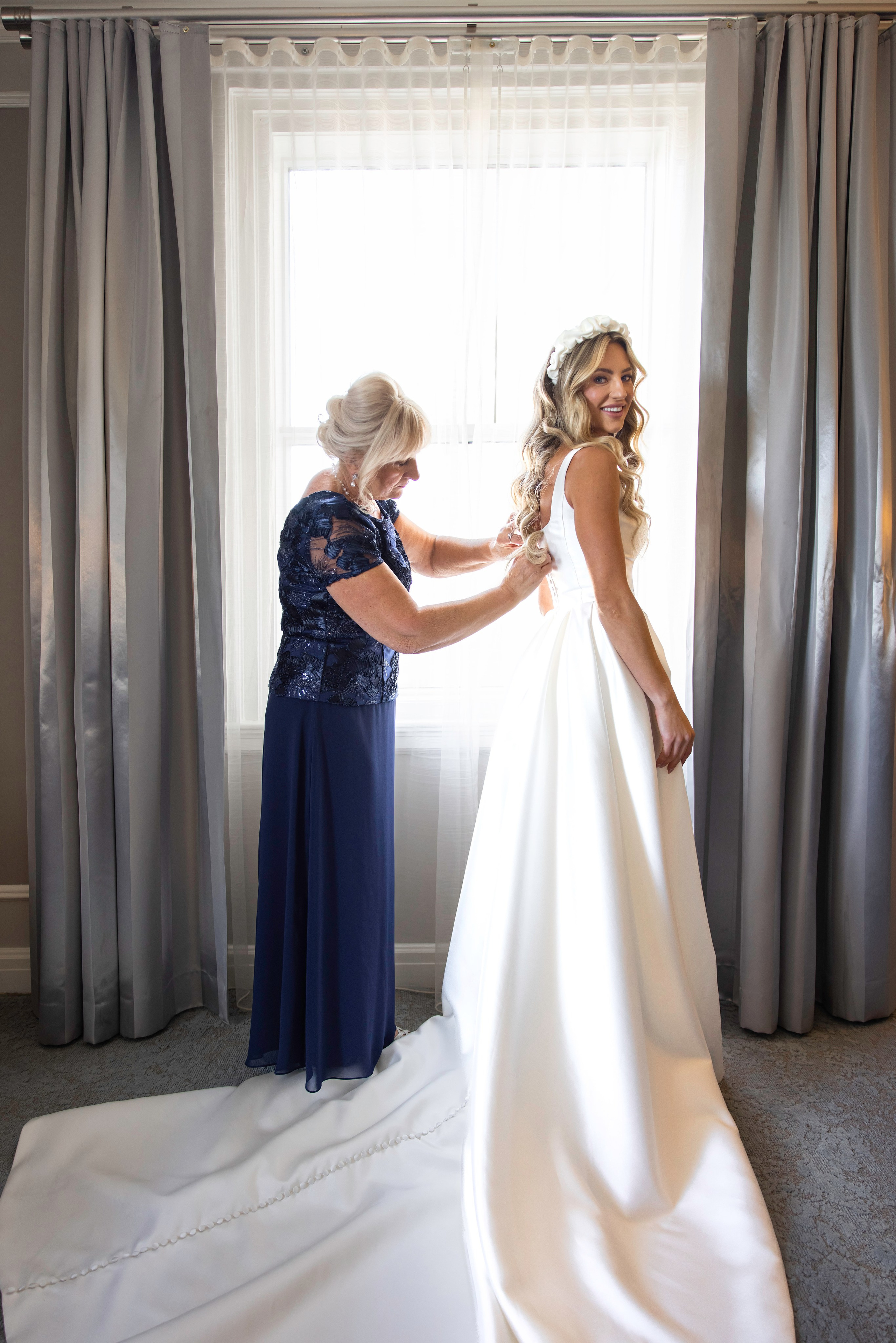 Elegant & Timeless Wedding Photography at Hotel Saskatchewan. Wedding photography and videography in Regina, Saskatchewan