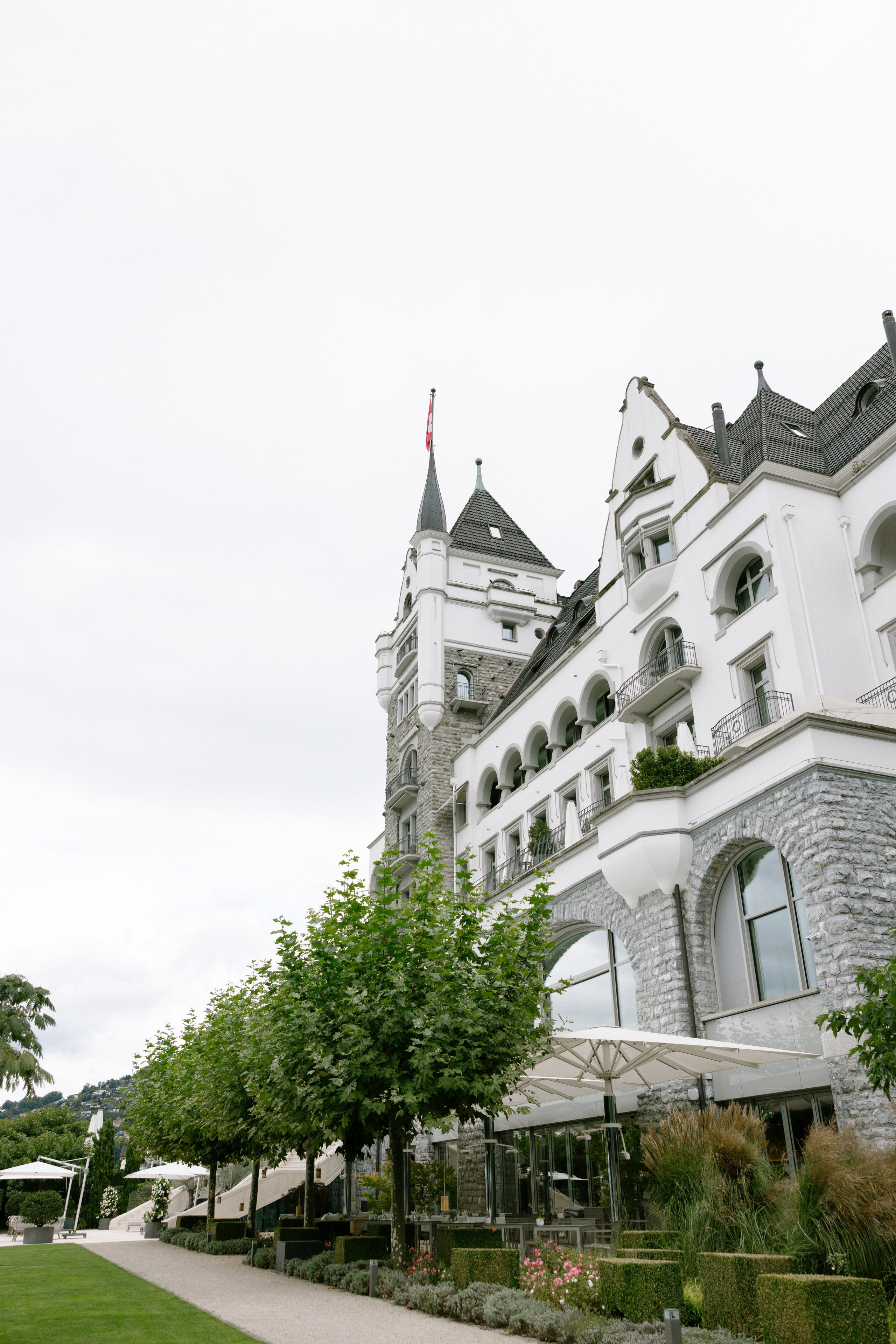 Intimate wedding at Parkhotel Vitznau on Lake Lucerne. Wedding and Family Photographer Switzerland and Italy. Valeria Diaz