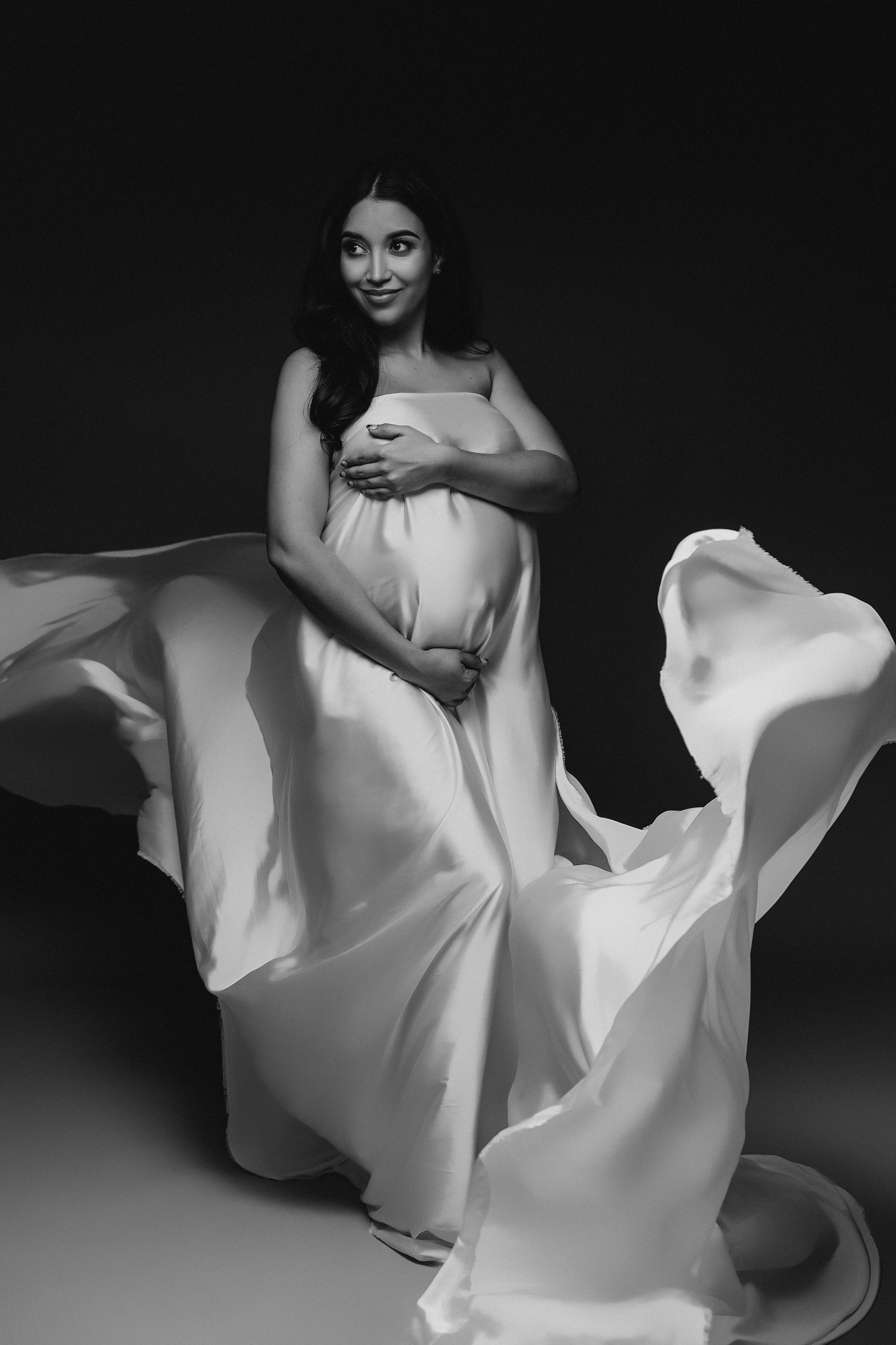 STUDIO: Barbara. Maternity/Love story/Wedding photographer