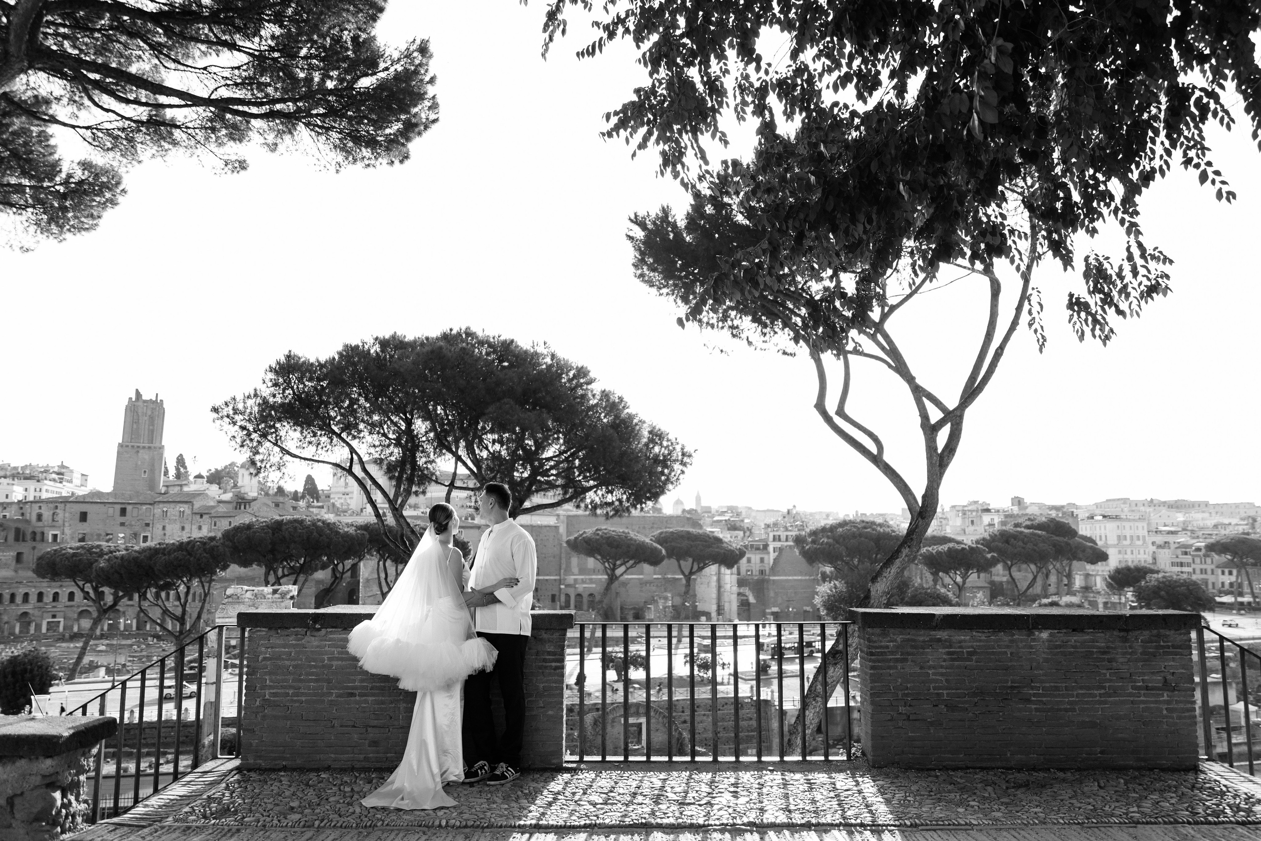 Elopement in Rome. Wedding Photographer Rome Tuscany Como Sicily Puglia Amalfy Italy- Oksana Savenchuk