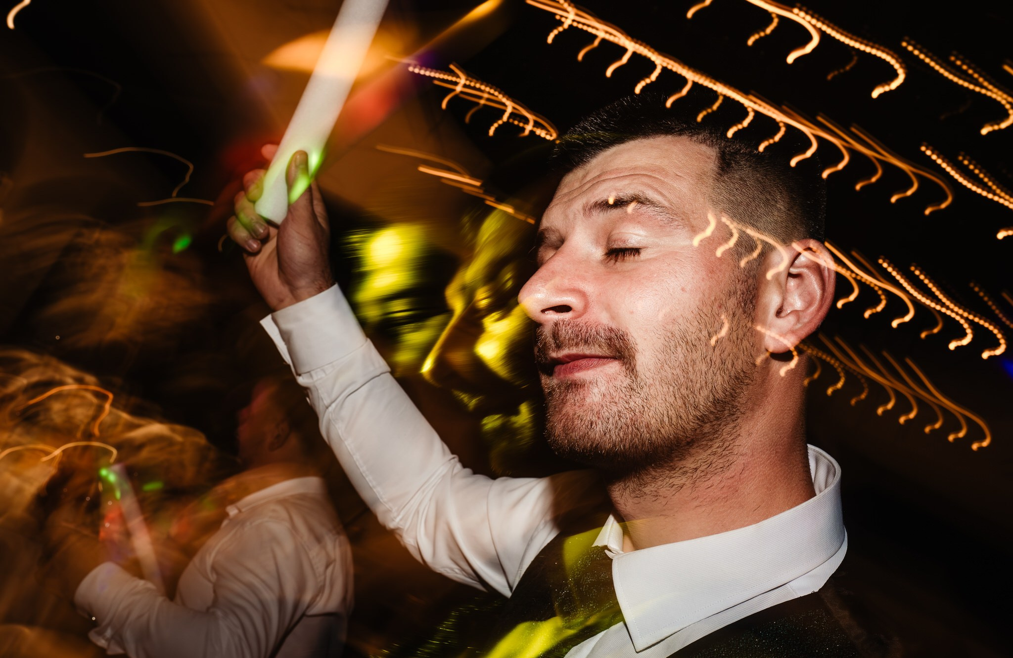 Fotograf profesionist de nuntă. Cu o abordare creativă și tehnici unice, spunem povestea voastră prin imagini pline de iubire și naturalețe. Descoperă arta fotografiei de nuntă . Fotograf Iasi, fotograf de nunta Suceava. Fotografii de nuntă. Pachet fotografii de nuntă. Fotograf Iasi, fotograf Suceava, fotograf Botosani, fotograf Romania. Servicii foto nuntă. Servicii foto-video.