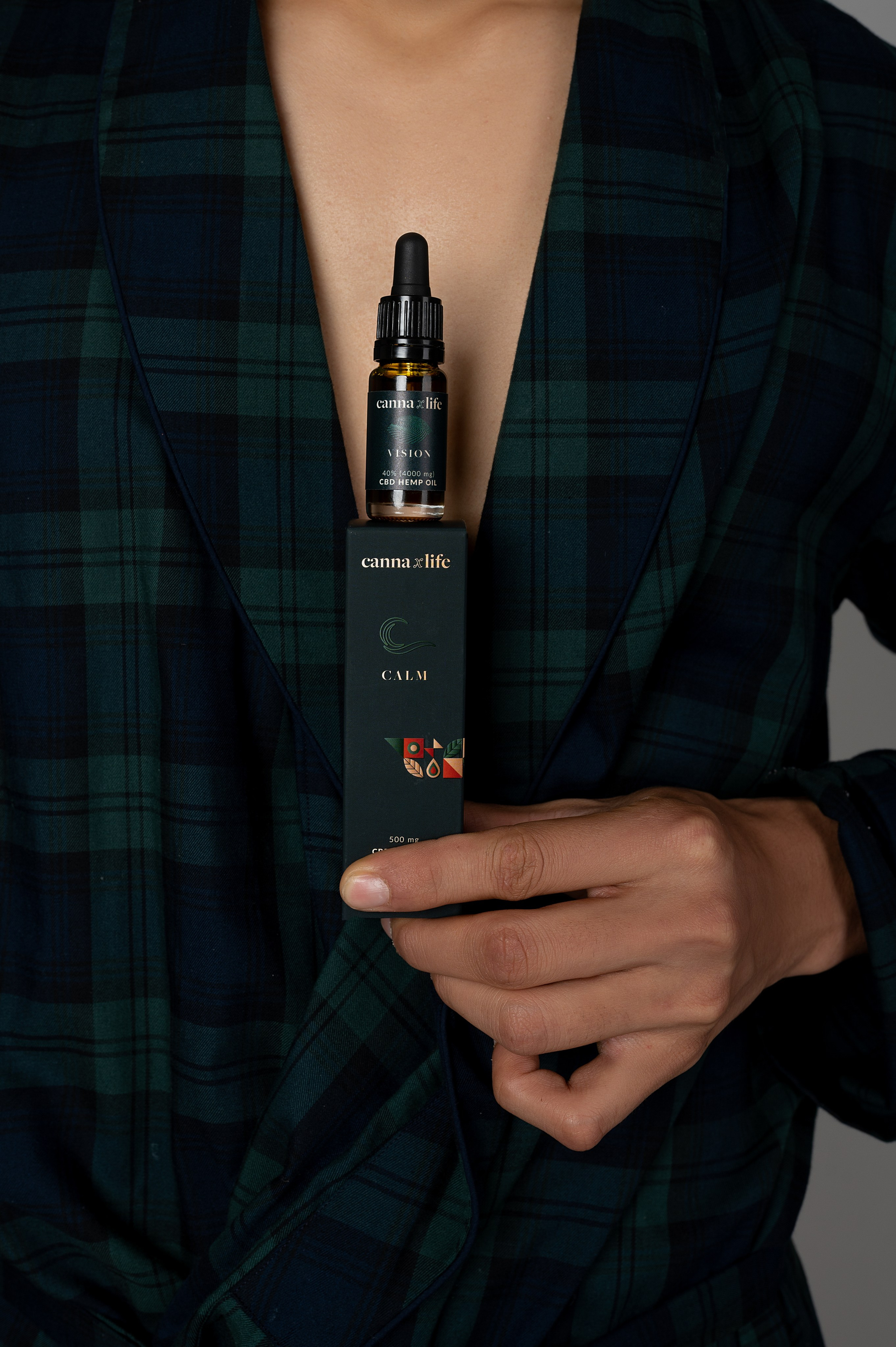 CannaXlife CBD products. ANNA-MARIA PHOTO CONTENT CREATOR — фотограф, естет, художник і візуальний експерт Instagram у Празі