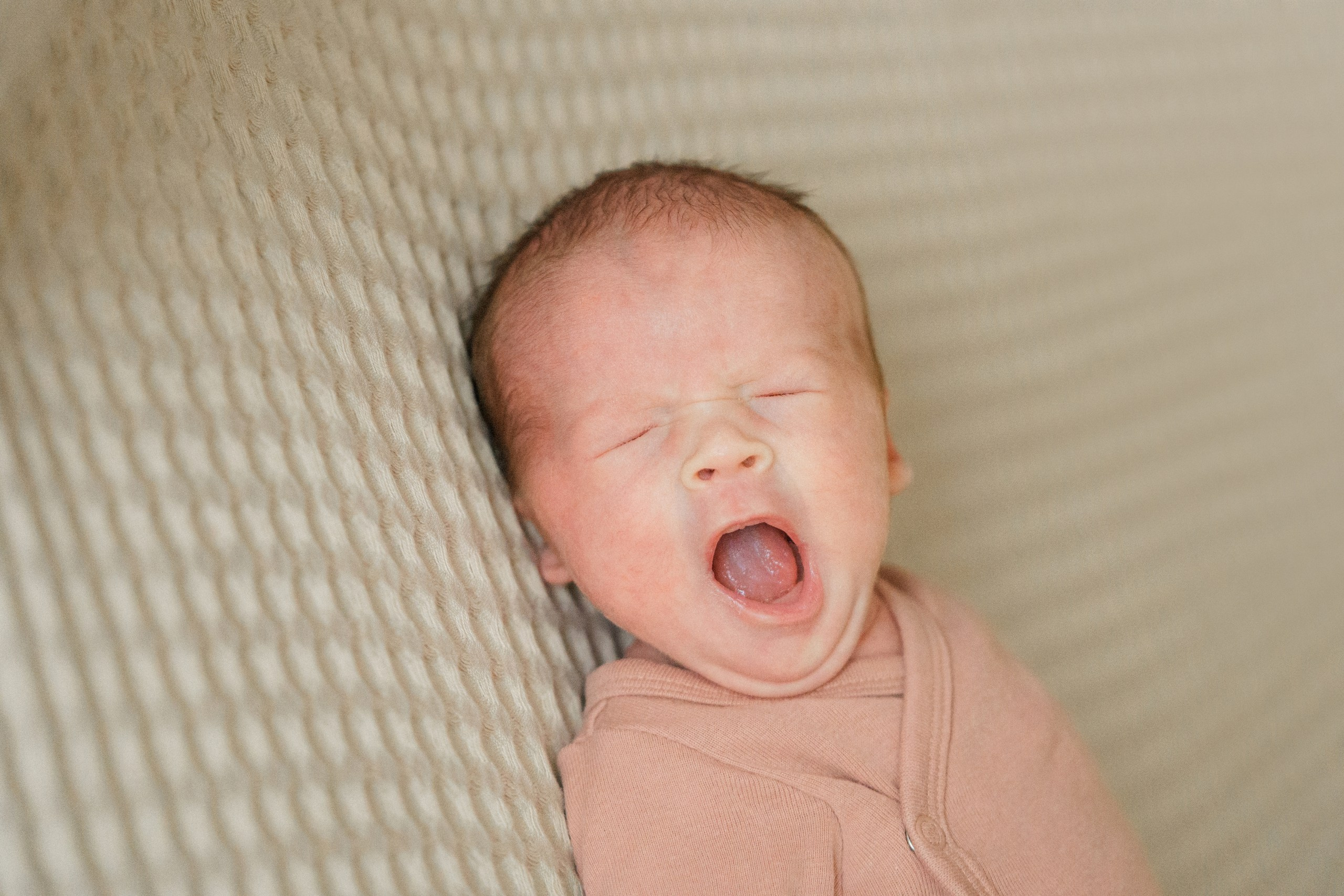 Vastasyntyneen tytön kuvaus|Helsingissä