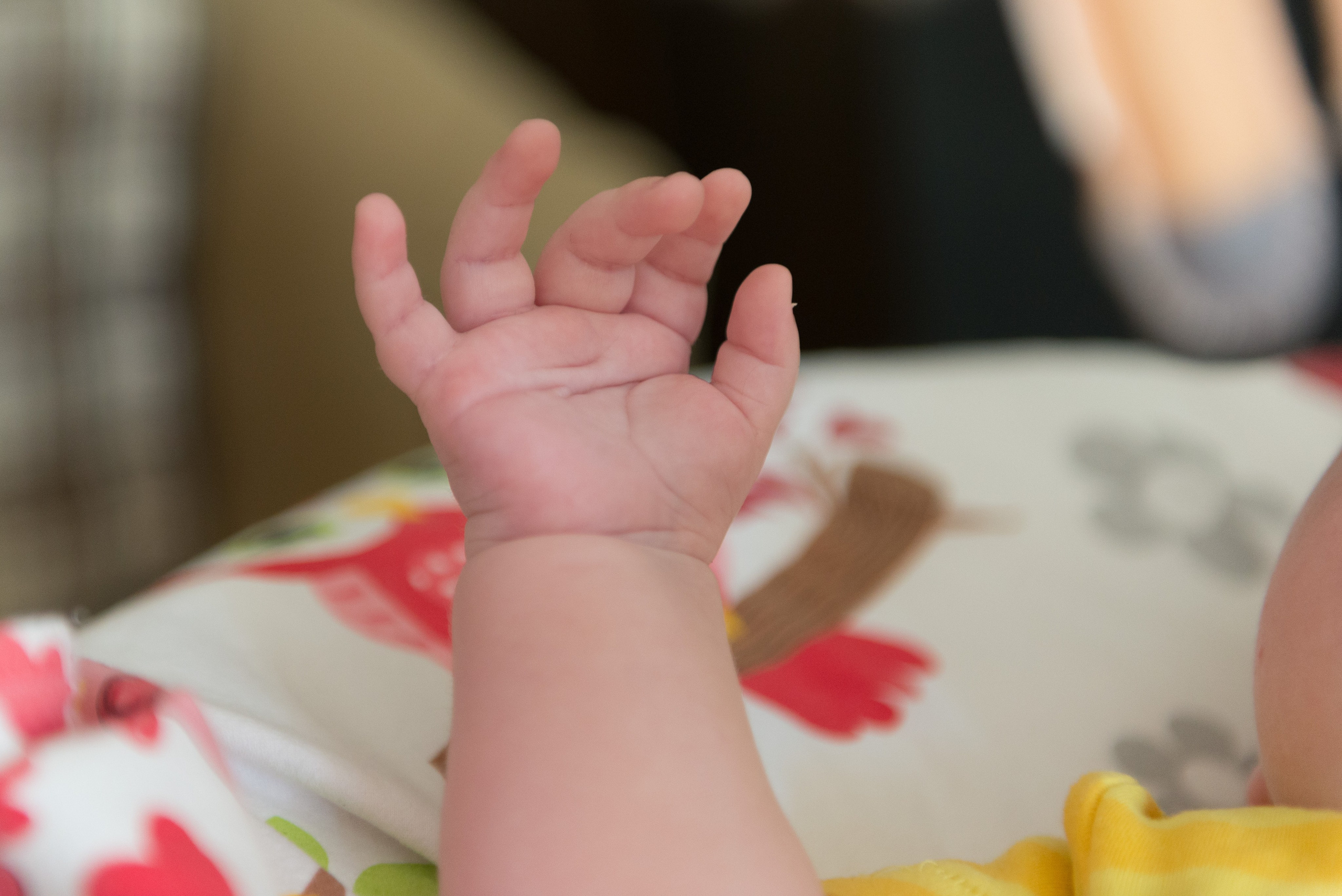Fotograf botez, sedinta foto acasa, fotografii cu bebe, fotograf profesionist botez Bucuresti, sedinta foto de familie, sedinta foto cu bebe, fotografii la botez acasa, fotografii pregatiri bebe, botezul bebelusului, obiceiuri la botez, fotograf pentru botez, oferta foto botez, fotograf profesionist Bucuresti, botezul.