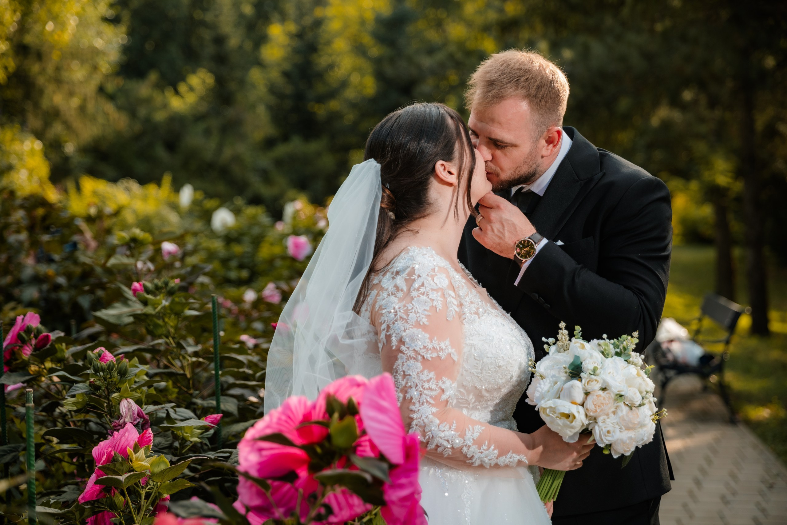 servicii foto. servicii foto Botoșani. servicii foto video Botoșani. fotograf nunta. fotograf evenimente. fotograf nunta Botoșani. Alin chirila. Alin chirila fotograf. Alinofotostudio.- Mire și mireasă – Sergiu & Liliana – ziua nunții, 2024  - Emoții în ziua nunții – Sergiu și Liliana  - Dansul mirilor – fotografie artistică nuntă 2024  - Sedinta foto romantică în natură – Sergiu & Liliana  - Rochia de mireasă și detalii de nuntă elegante