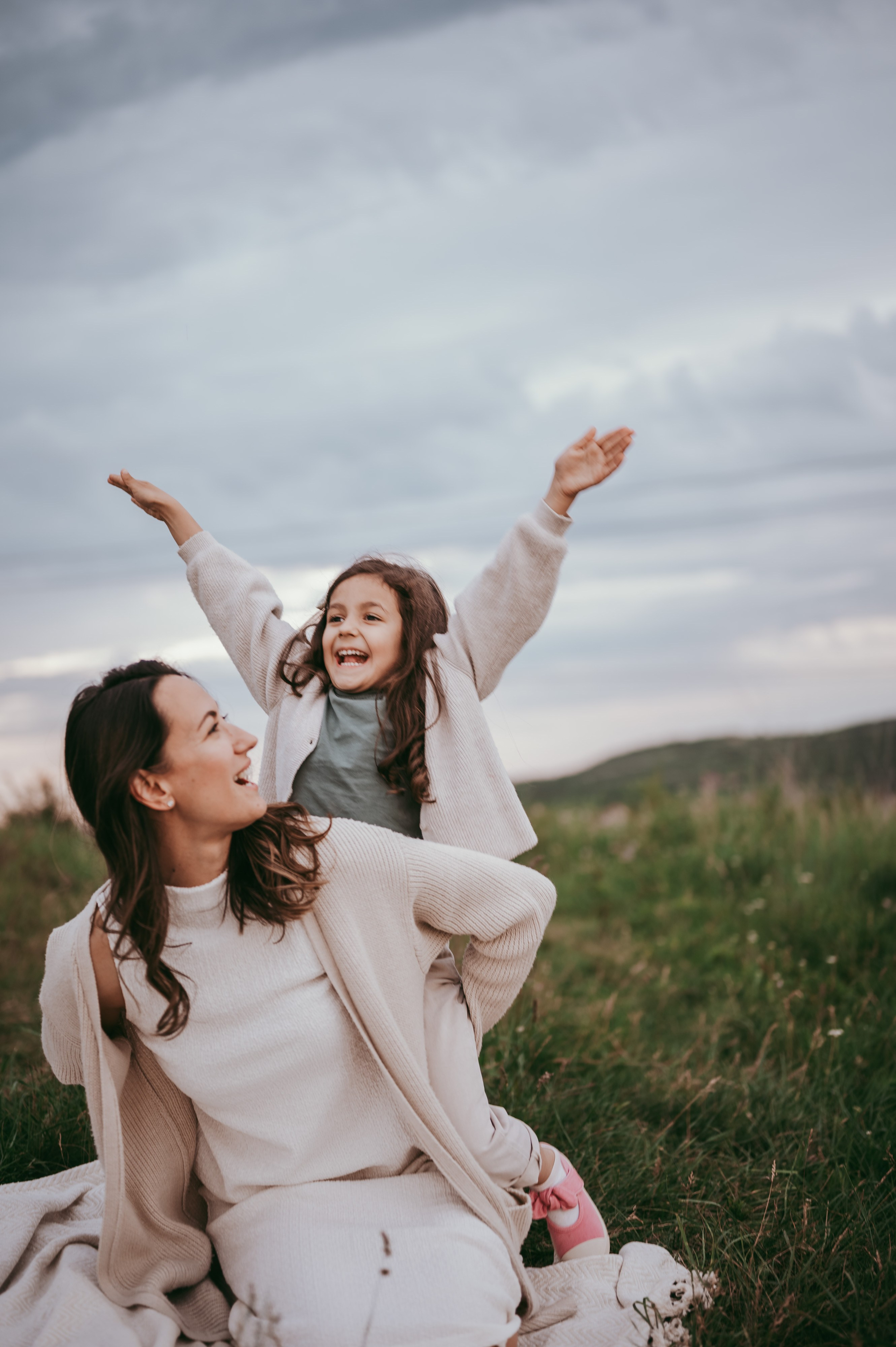 Bojana i Srna / mammy and me photosession. Deciji i porodicni fotograf u Beogradu Oksana Skendzic