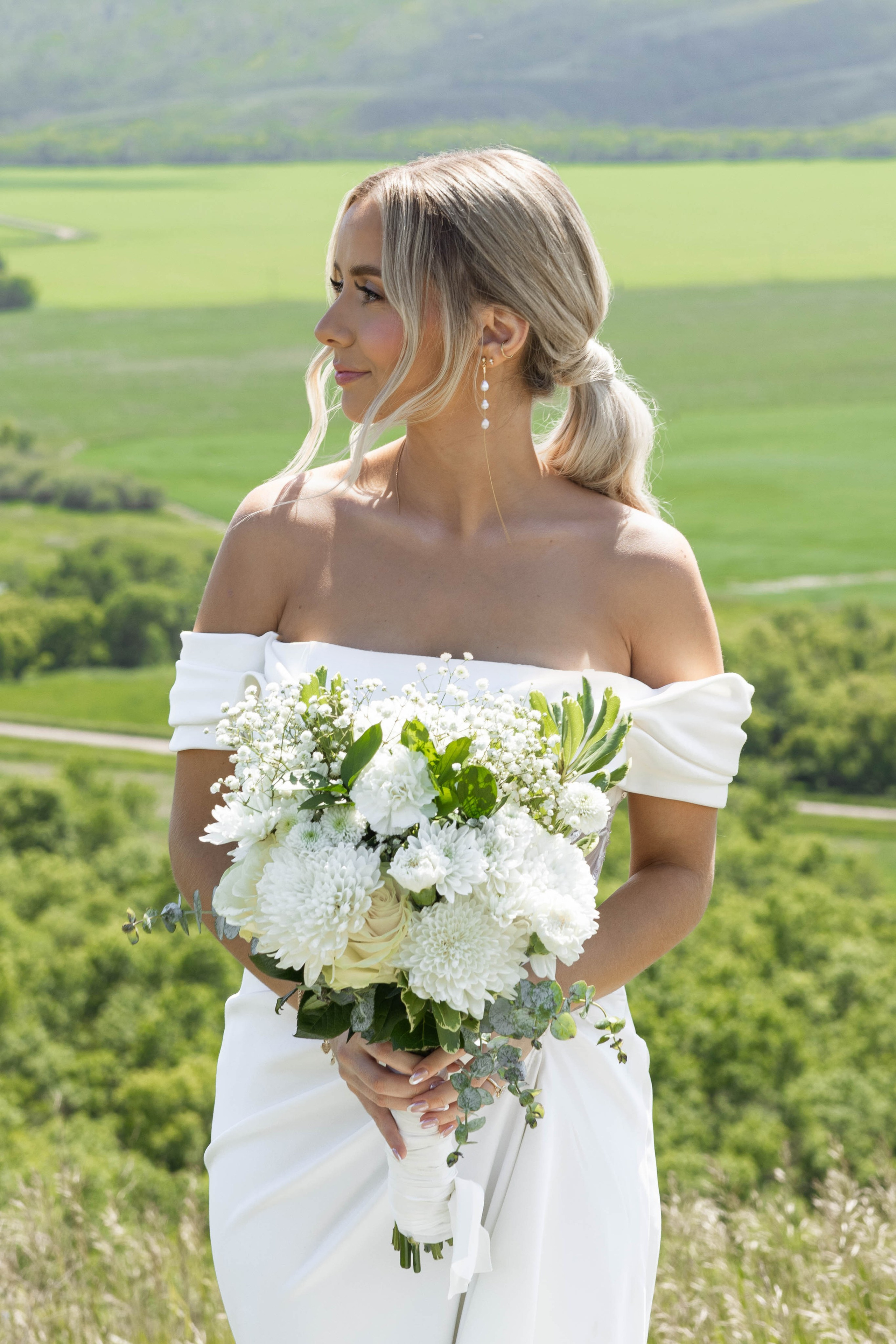 Beautiful Lakeside Wedding Photography. Wedding photography and videography in Regina, Saskatchewan