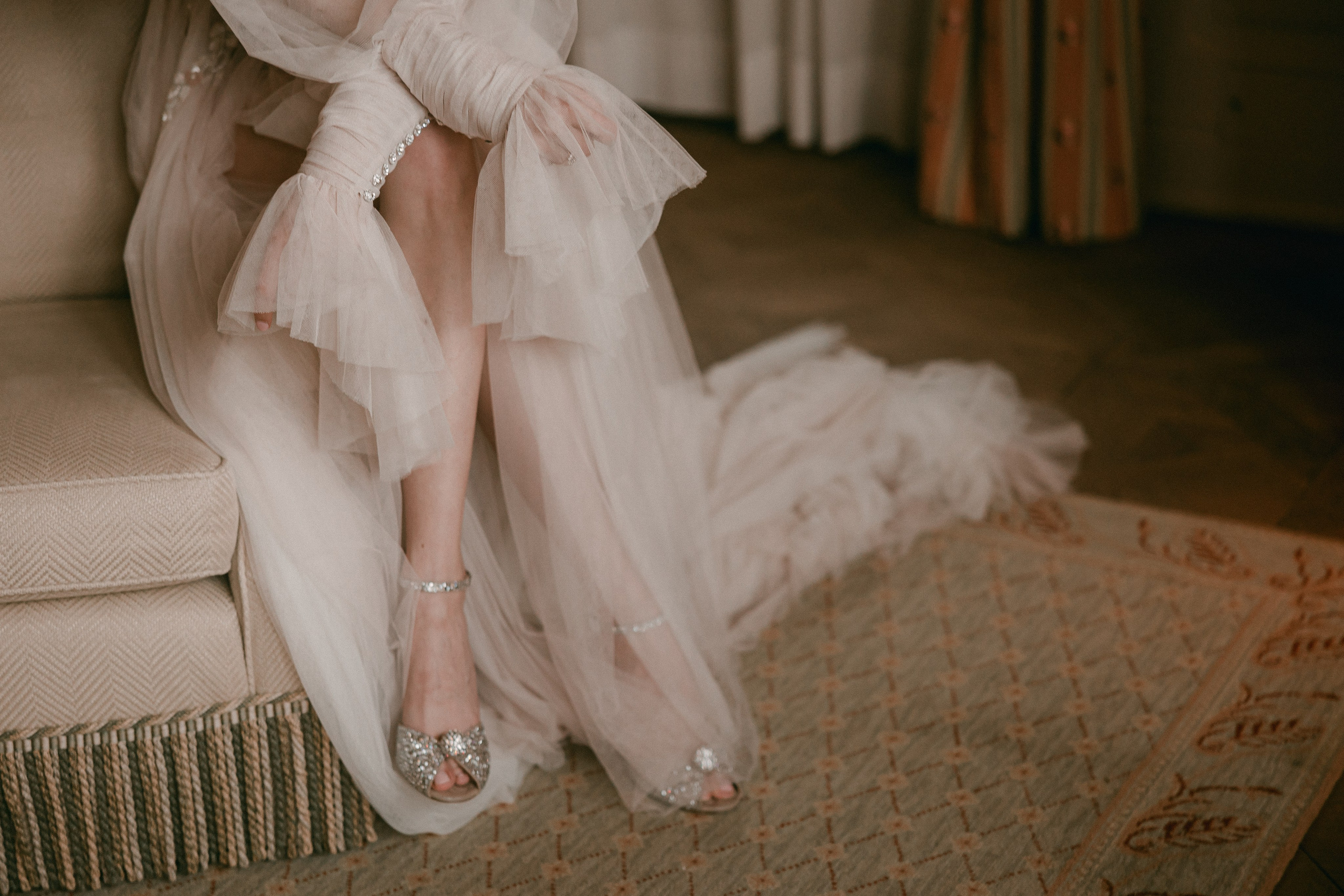 Sarah/ getting ready. Wedding and Family Photographer Switzerland and Italy. Valeria Diaz