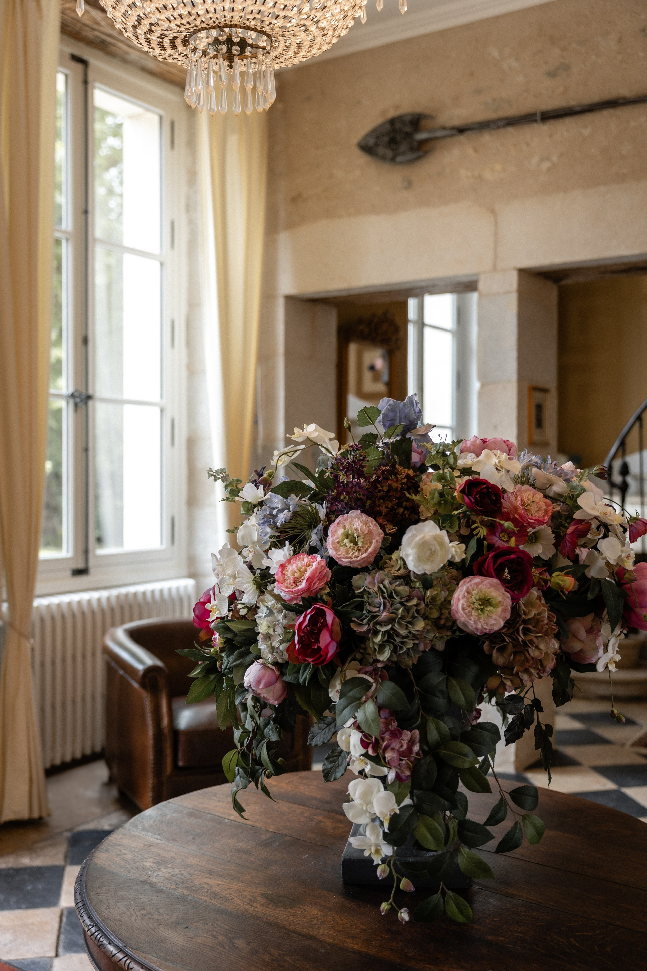 Olivia & Robbie. Wedding in South West of France at Chateau de la Borderie. Benest. Eugenie Smirnova — wedding, corporate and lifestyle photographer in Toulouse and Southwest France