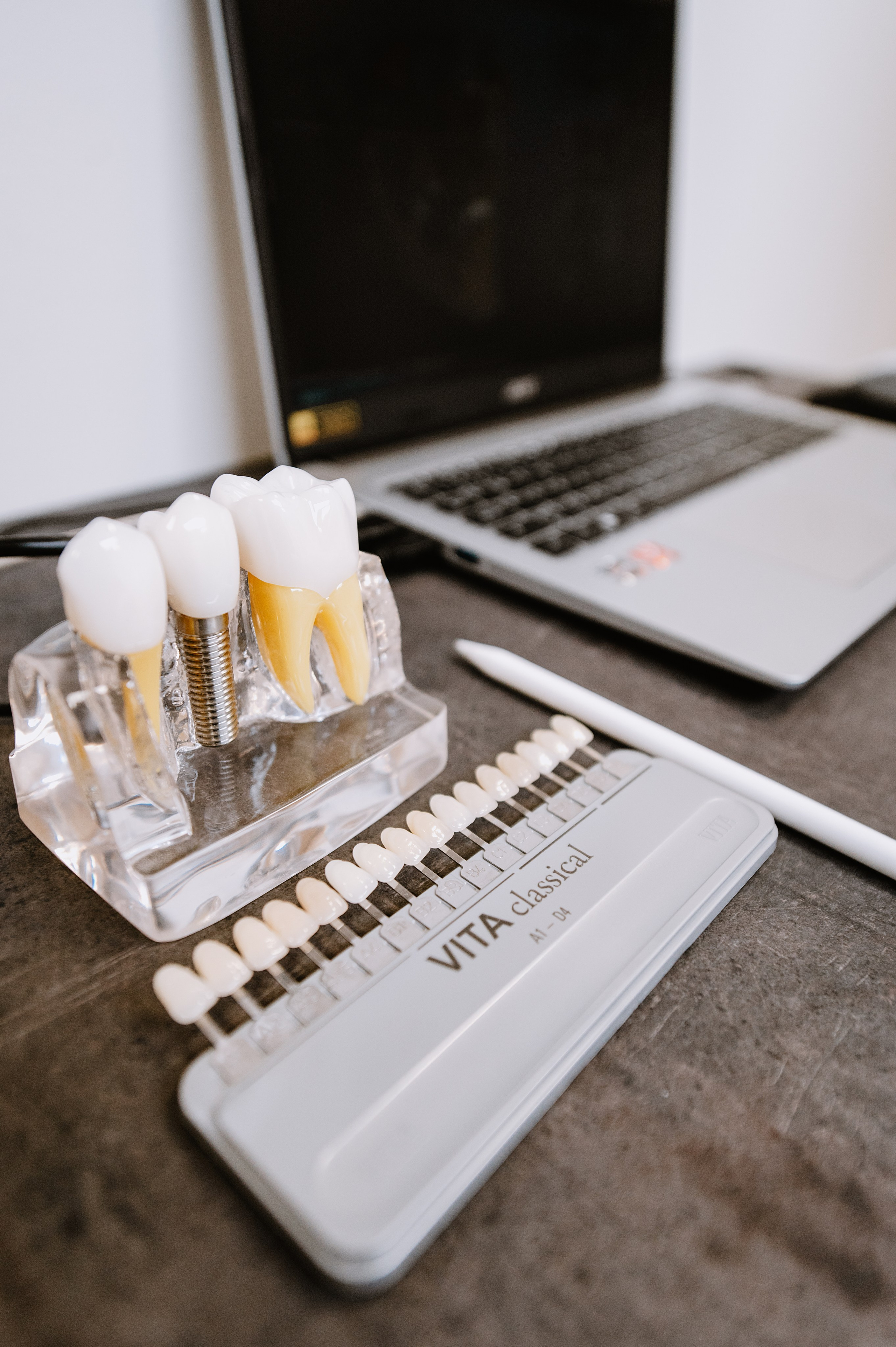 EDClinic dentistry in Prague. ANNA-MARIA PHOTO CONTENT CREATOR — фотограф, естет, художник і візуальний експерт Instagram у Празі