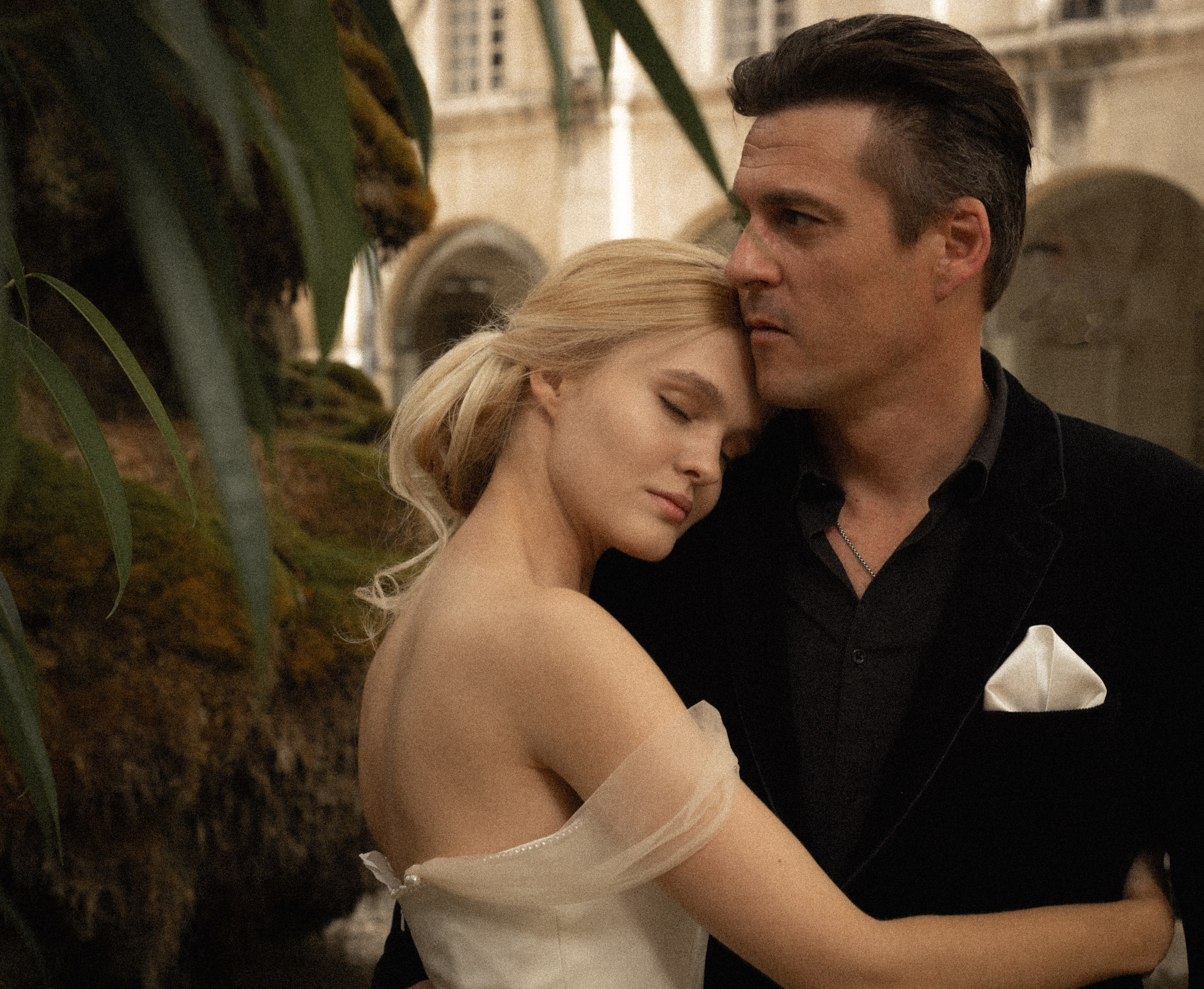 Nouveaux mariés. Histoires d’amour, séances photos de famille et de mariage en France