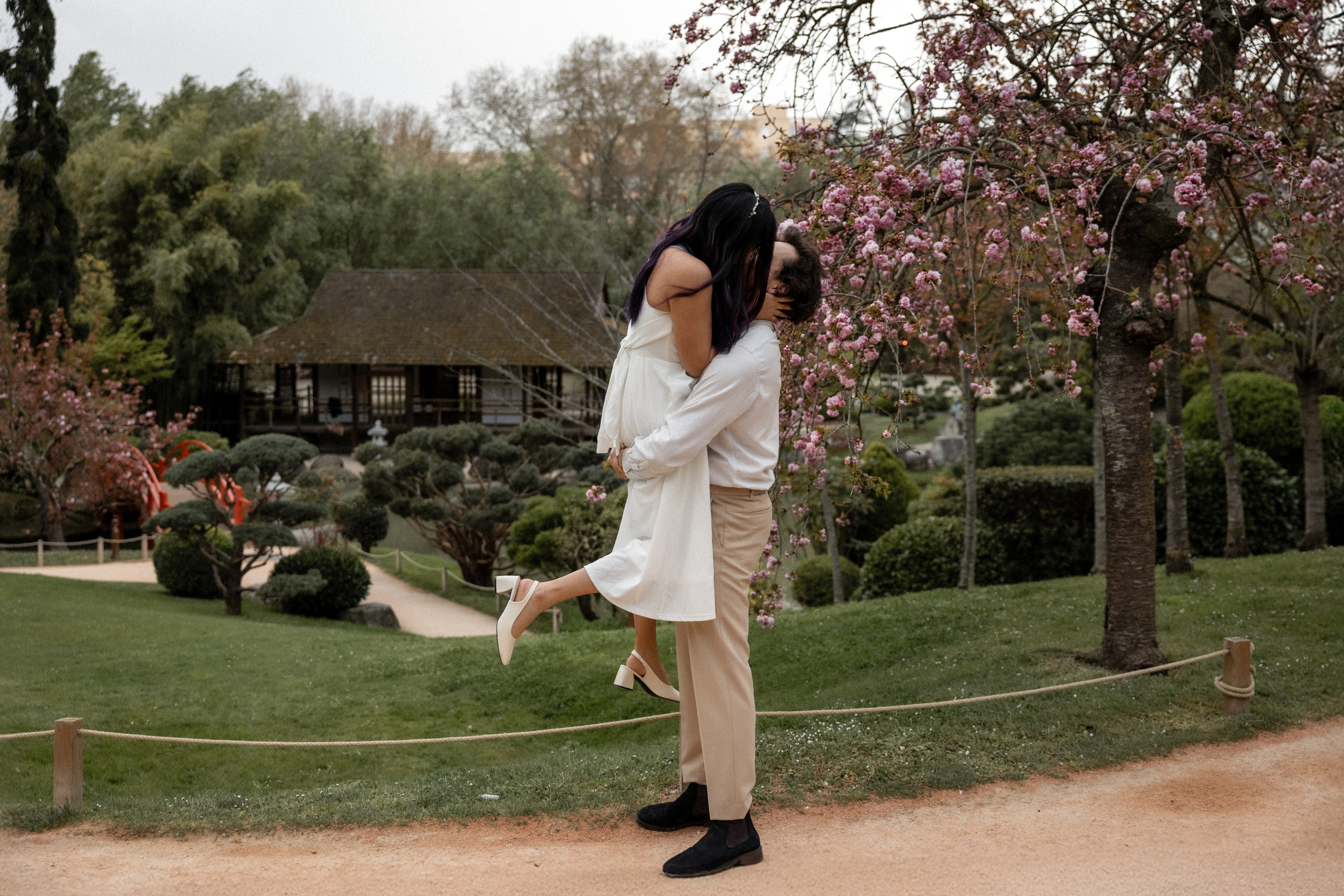 Photoshoot in the blooming Japanese Garden of Toulouse. Eugénie Smirnova — Photographe à Toulouse et dans le Sud-Ouest