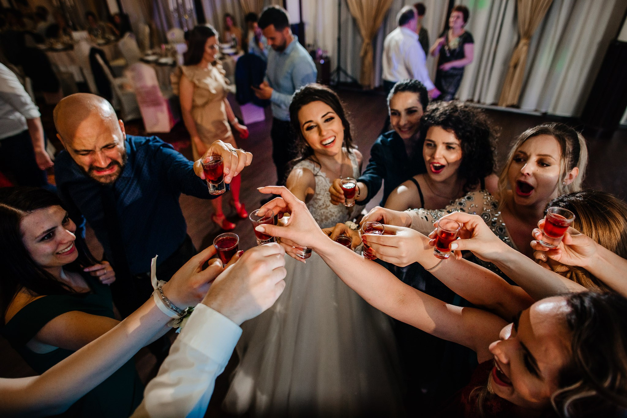 Radu Rahovan Fotograf de nuntǎ Cluj - Alba - Bistrița - Maramureș - Satu Mare - Sǎlaj - Târgu Mureș