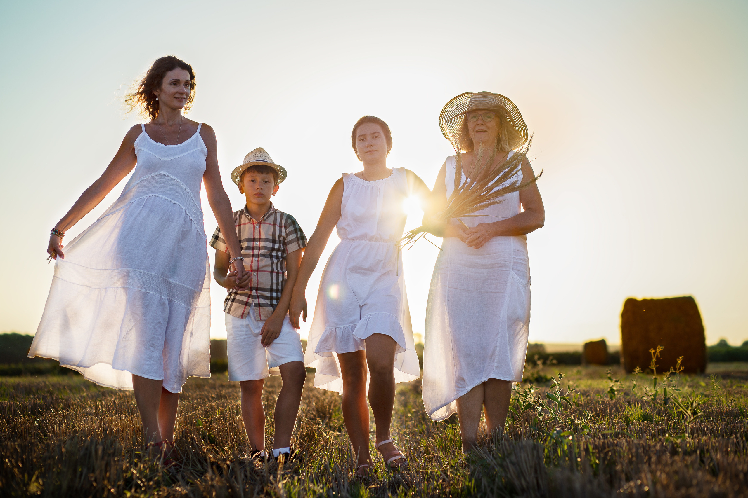 Фотосесия в лавандула,. Фотограф Бургас. Фотосесии в студио и на открито, портрети, заснемане