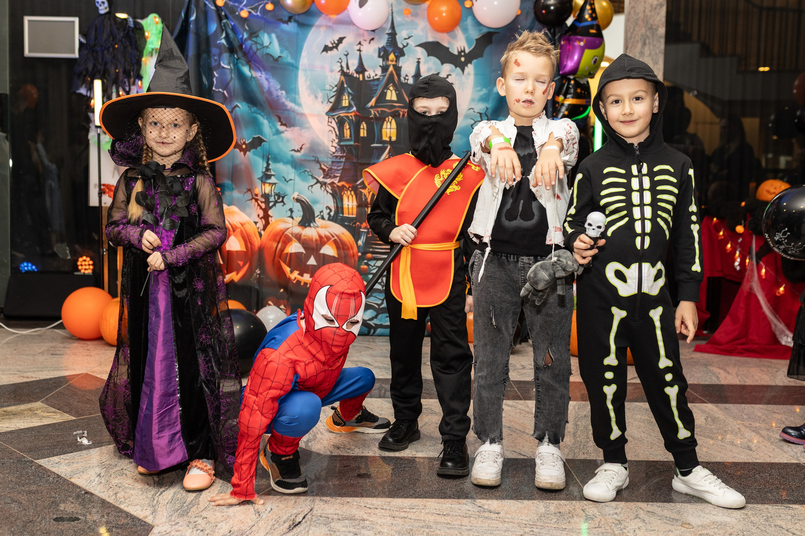 Leo dance studio Helloween 2025. Семейный и детский фотограф в Варшаве Мила Бобровская