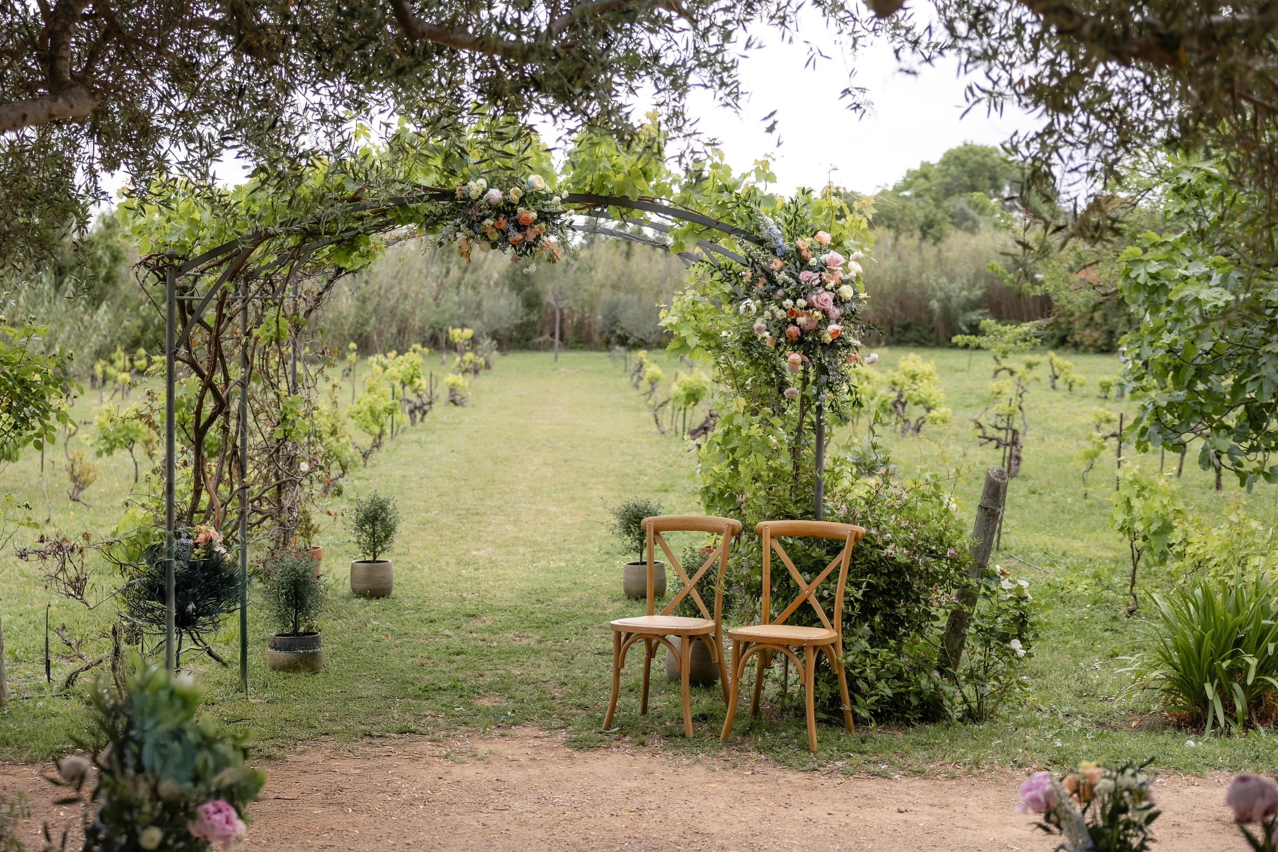 Свадьба в Château Du Puits Es Pratx — яркий день на юге Франции. Евгения Смирнова — фотограф в Тулузе и юго-западной Франции