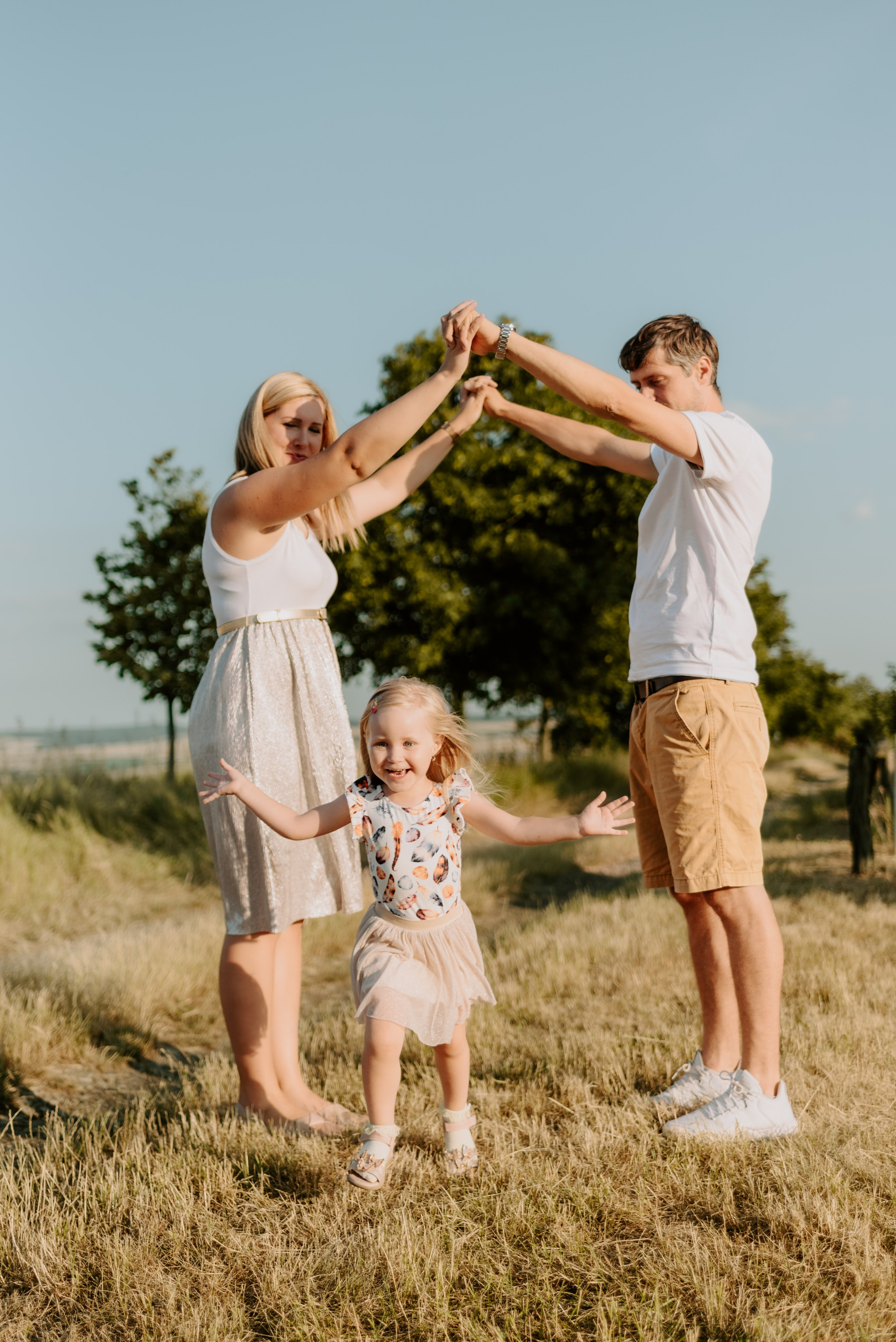 Lucka and family. Lifestyle, wedding and family photographer