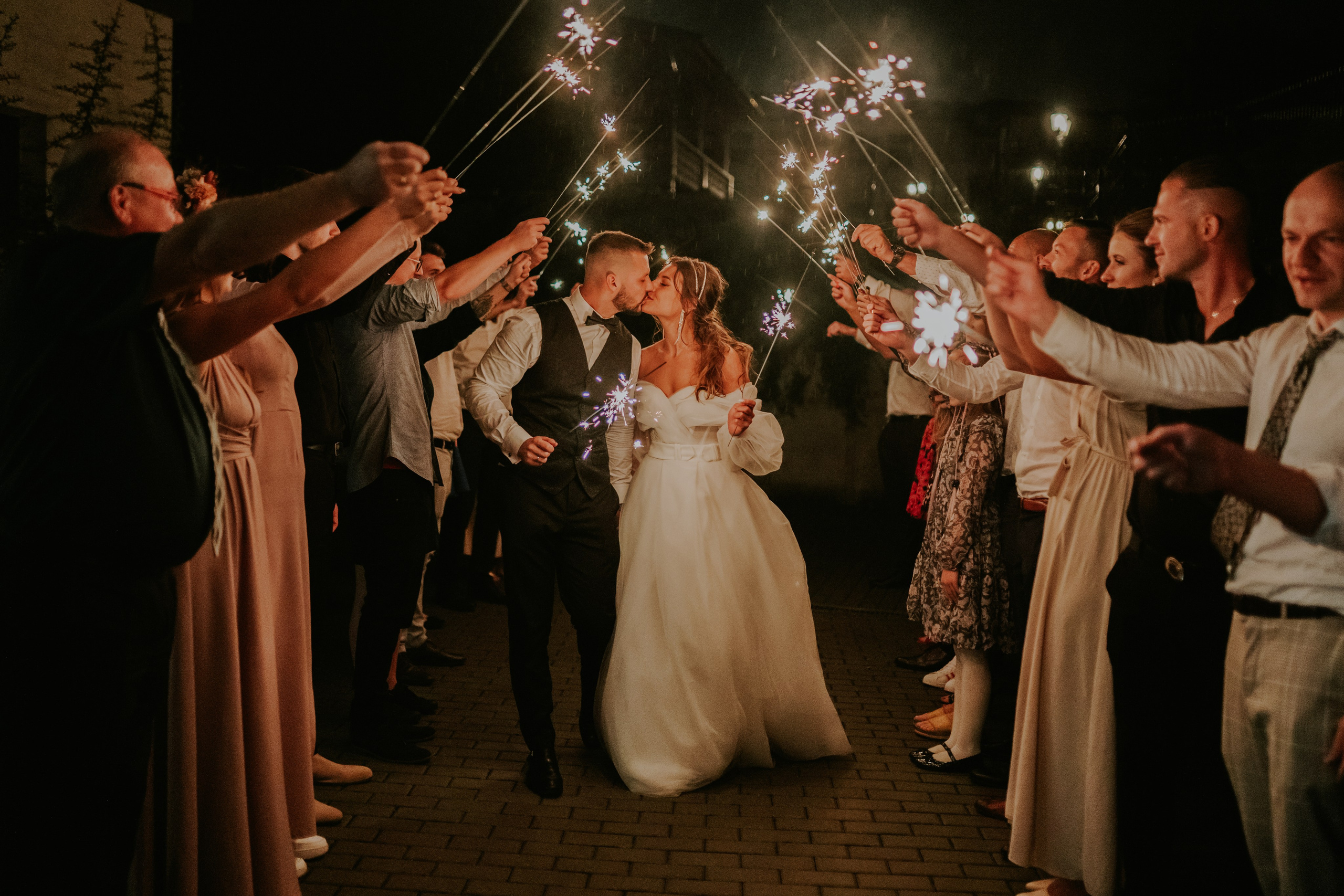 Sala Koralowa w Jaworzu: Opowieść o ślubie Nikoli i Kacpra. Karkowskafoto - fotografia miłości