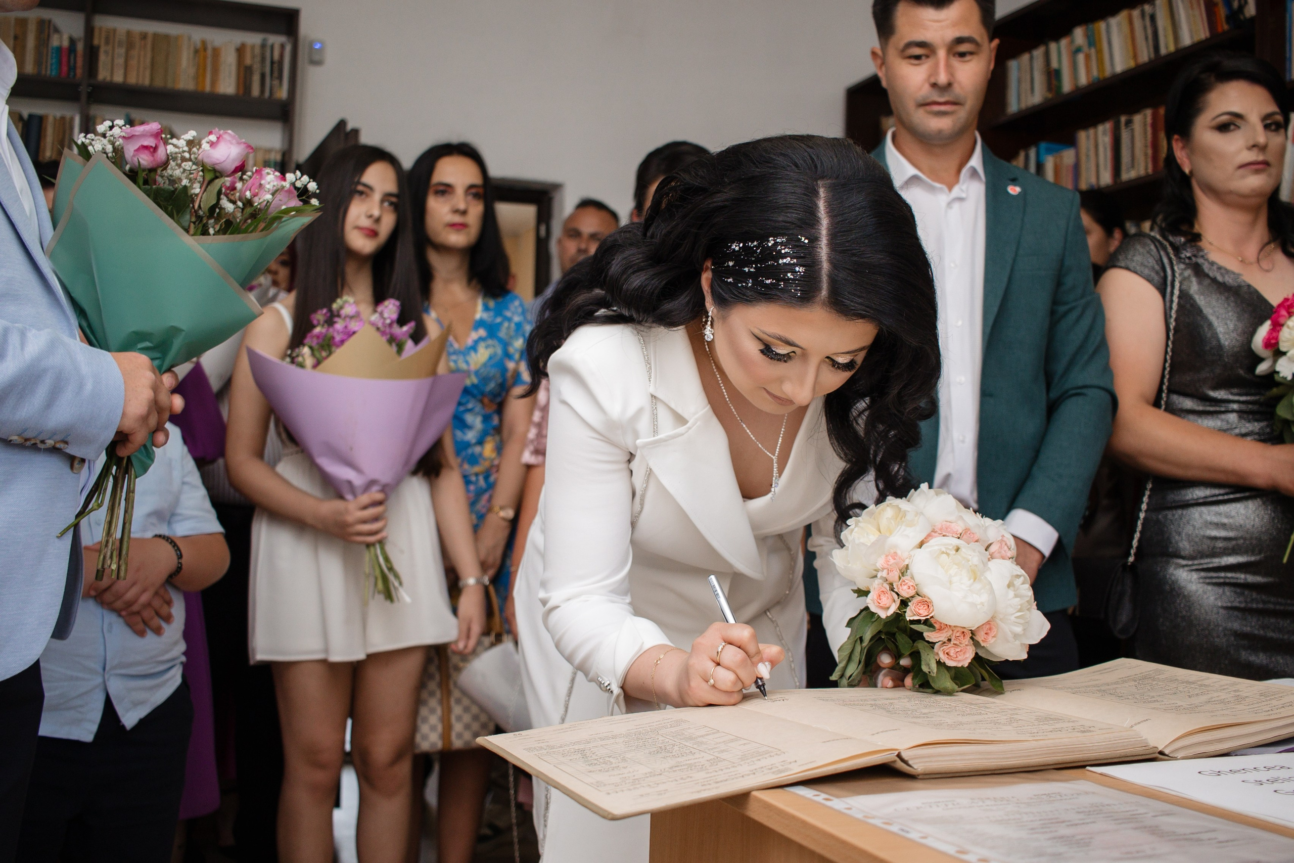 Nadia & George. Fotograf si videograf — evenimente si studio