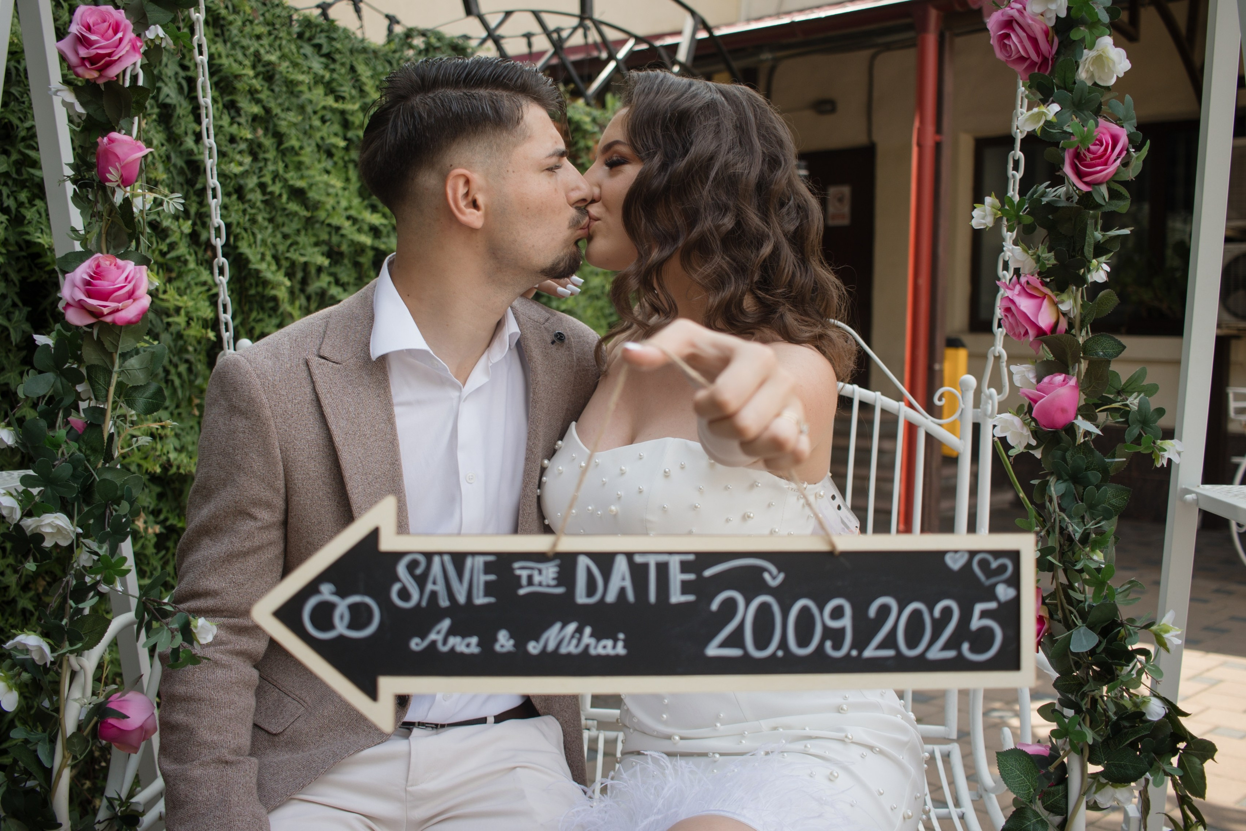 Ana & Mihai. Fotograf si videograf — evenimente si studio