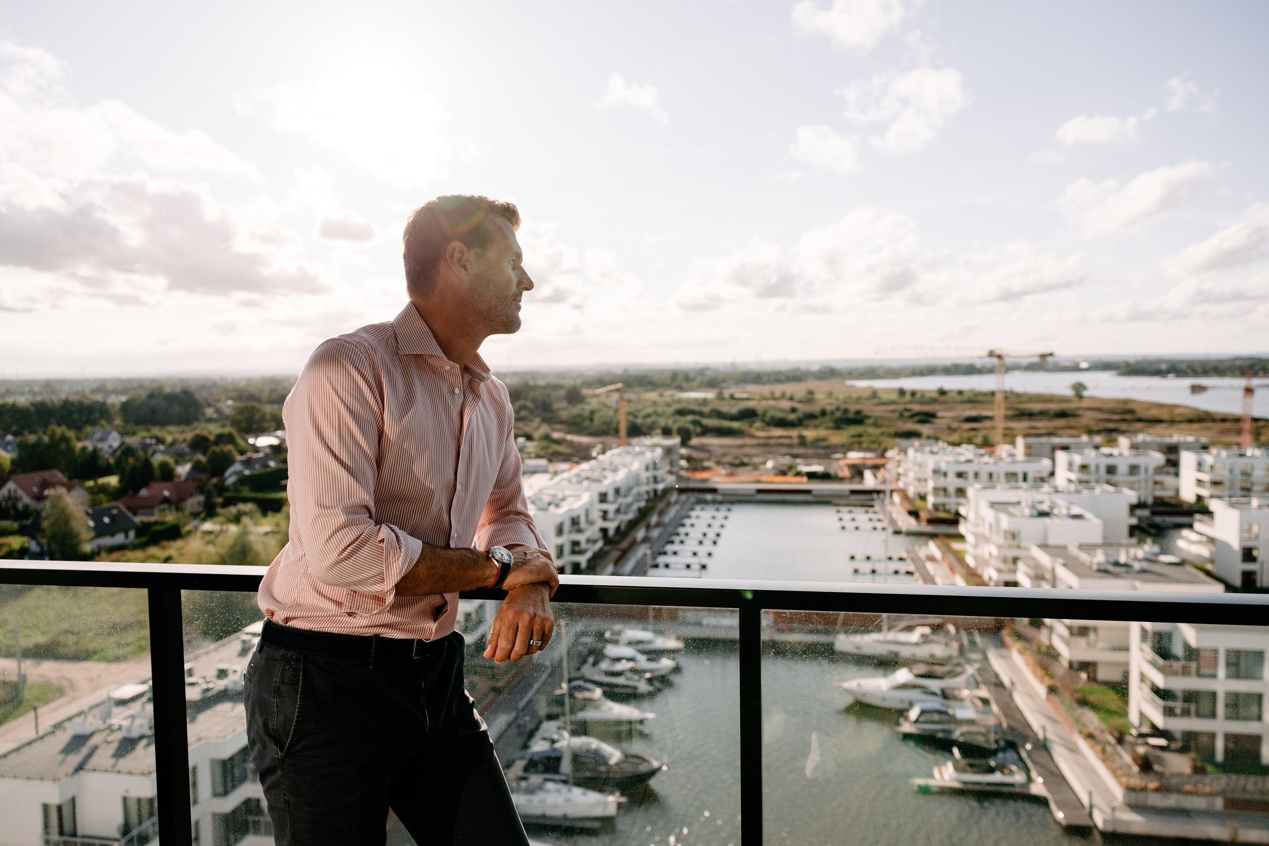 Dekpol Developer - Sesja Biznesowa dla Mateusza Kusznierewicza. Fotograf Ślubny Warszawa - Sesje Biznesowe Rodzinne Eventy