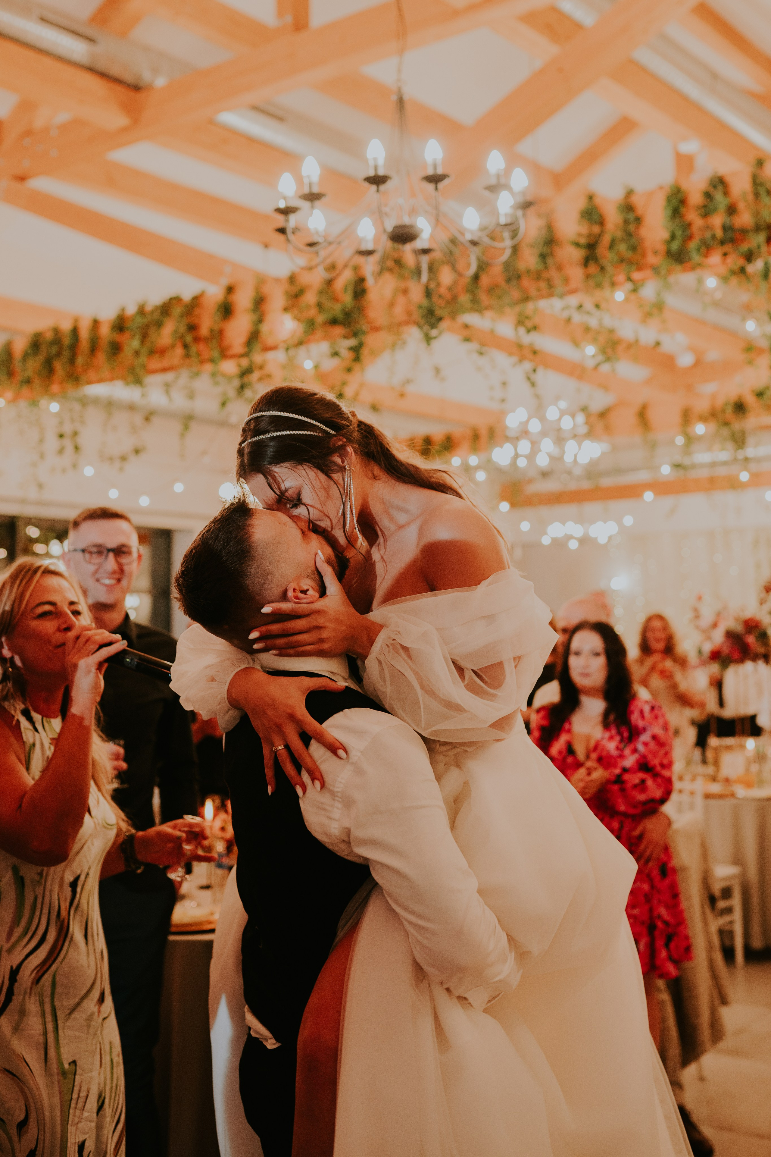 Sala Koralowa w Jaworzu: Opowieść o ślubie Nikoli i Kacpra. Karkowskafoto - fotografia miłości