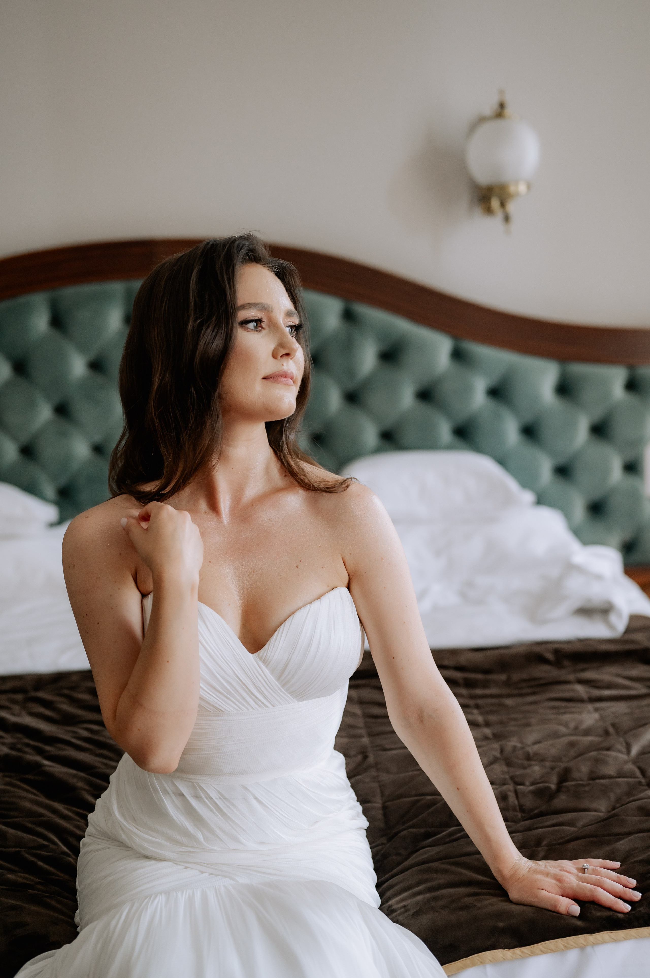 Cununie civila in aer liber , artificii de zi colorate , decor nunta , nunta la Hotel Traian. Proud Vision Weddings | Wedding Photography & Film — Servicii profesionale Foto Video Nunta Iasi