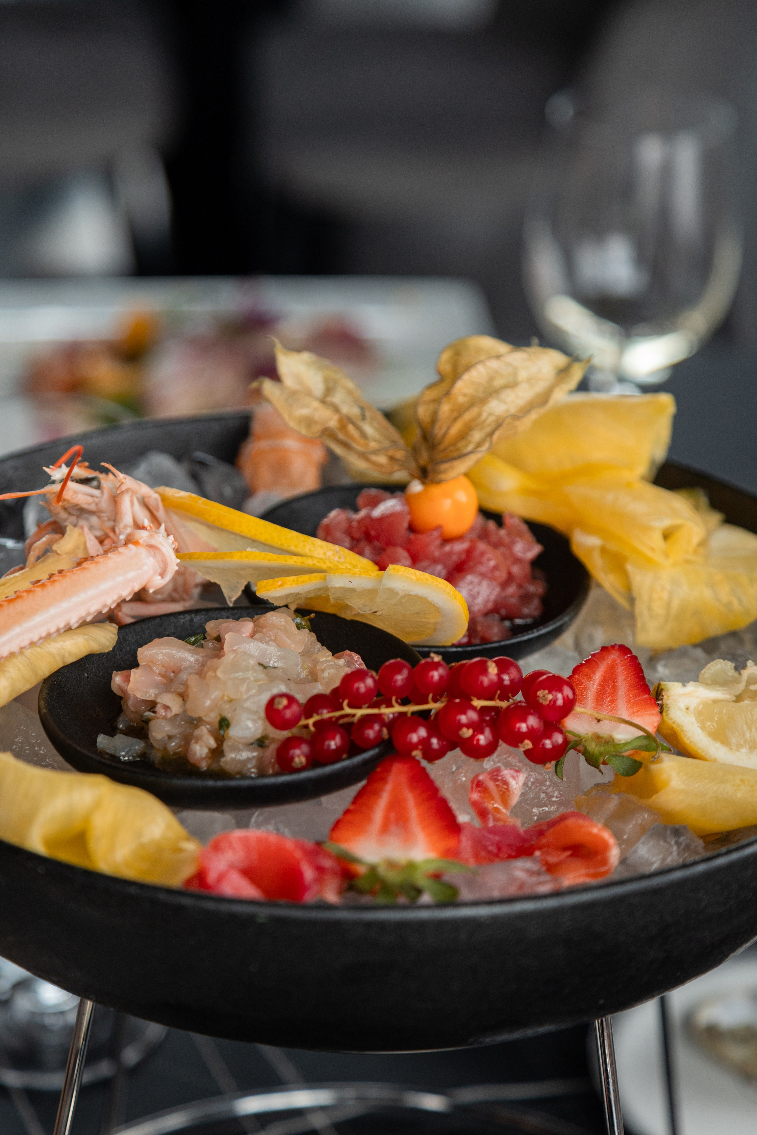 Girls yacht trip. Photographer in Milan |Mila Pro Photo