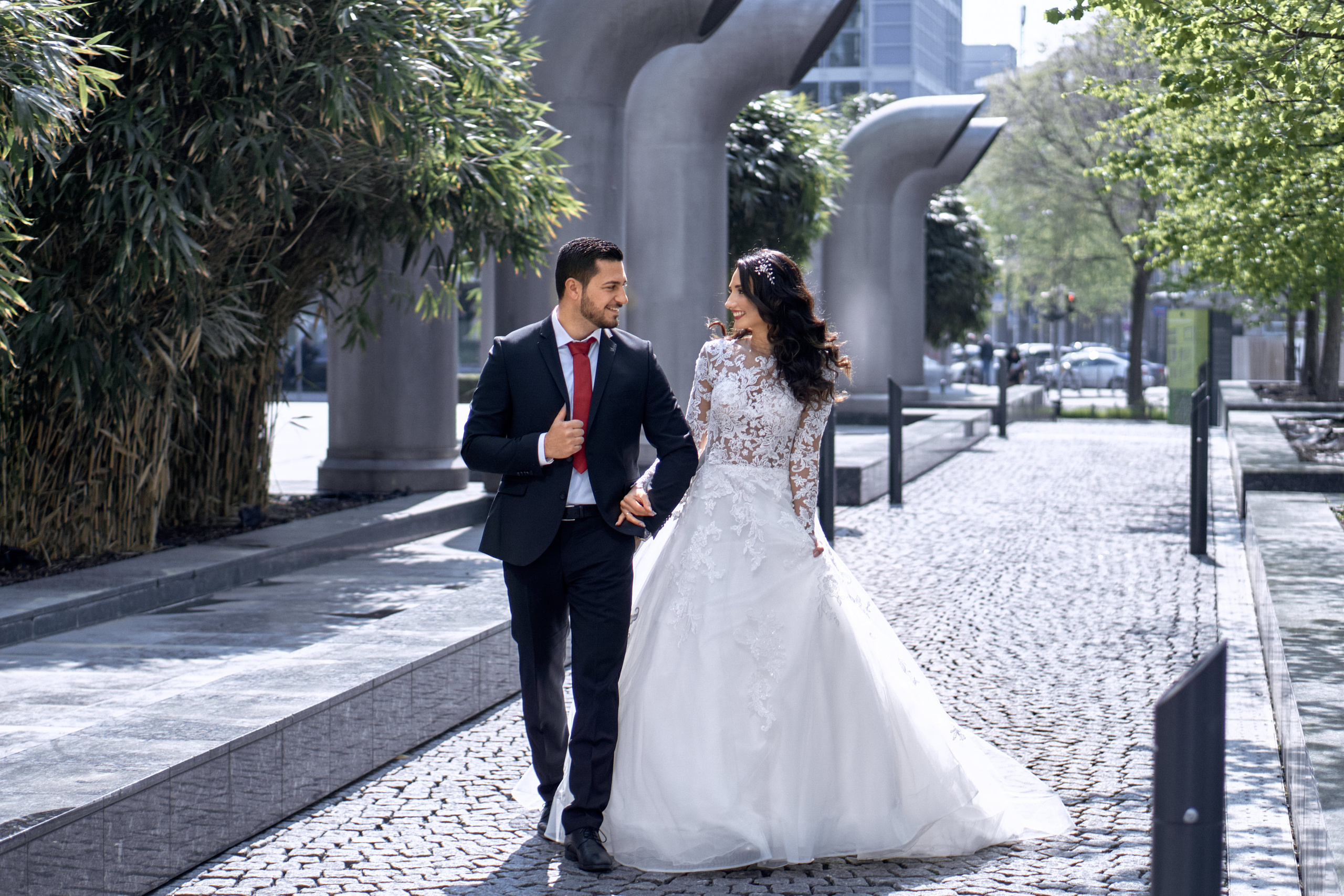 Ein wunderschönes Ehepaar in Frankfurt. Hochzeitsfotograf für Moers, Niederrhein, Düsseldorf, NRW und Deutschland