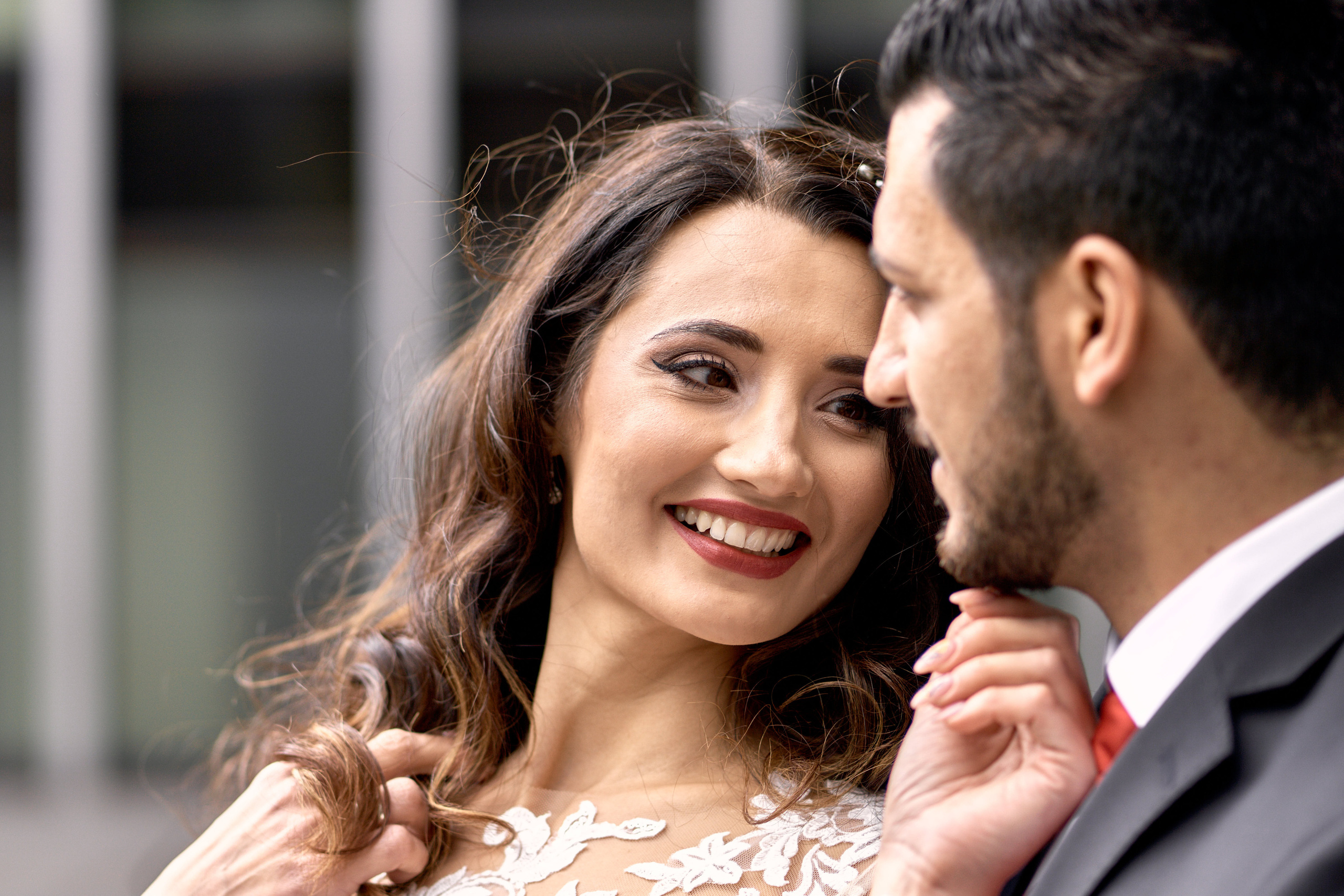 Ein wunderschönes Ehepaar in Frankfurt. Hochzeitsfotograf für Moers, Niederrhein, Düsseldorf, NRW und Deutschland