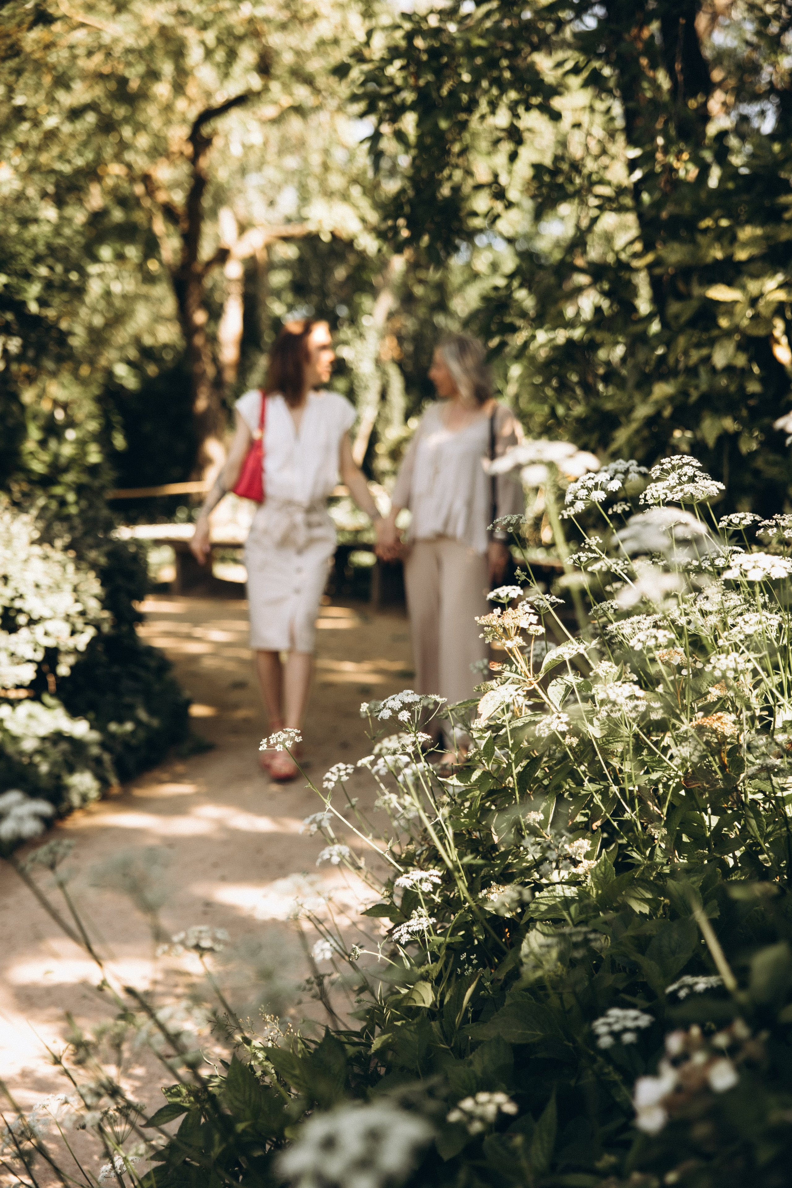 Mother-daughter photoshoot at Jardin Japonais de Toulouse. Eugénie Smirnova — Photographe à Toulouse et dans le Sud-Ouest