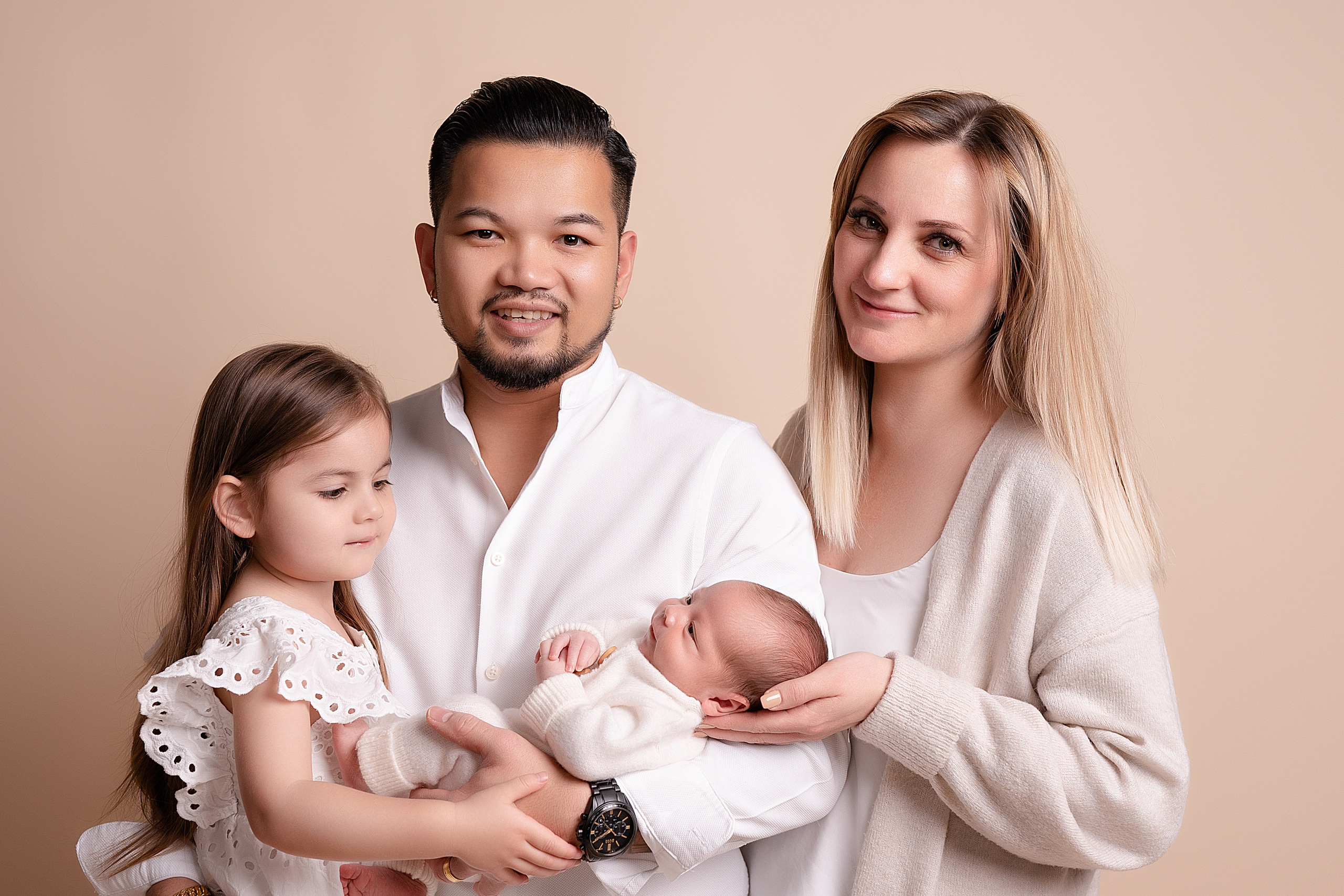 Newborn. Kinder- & Familienfotograf in Gaildorf und Umgebung Valentina Vogel
