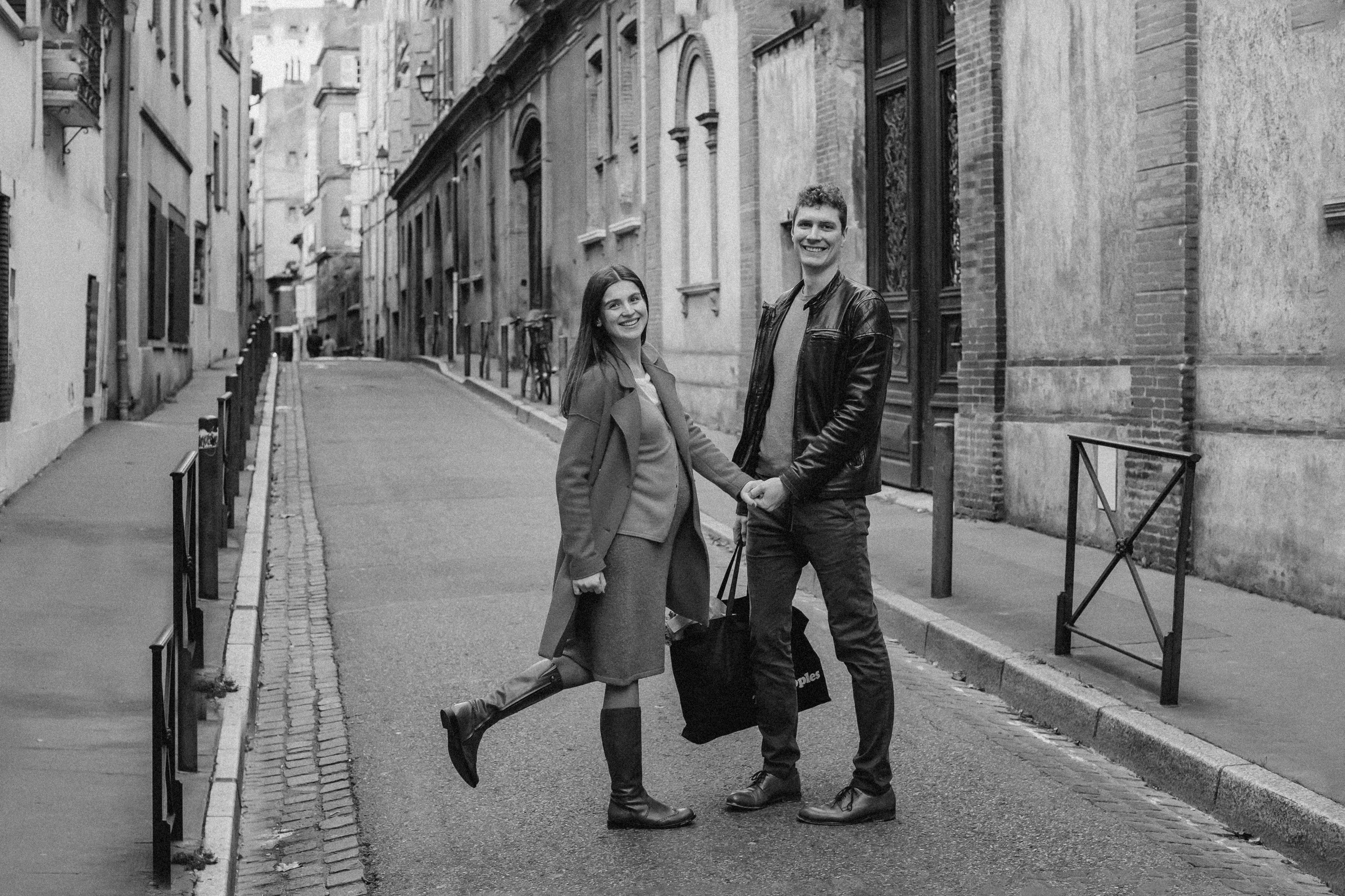 Maternity and newborn photo sessions. Eugenie Smirnova — wedding, corporate and lifestyle photographer in Toulouse and Southwest France