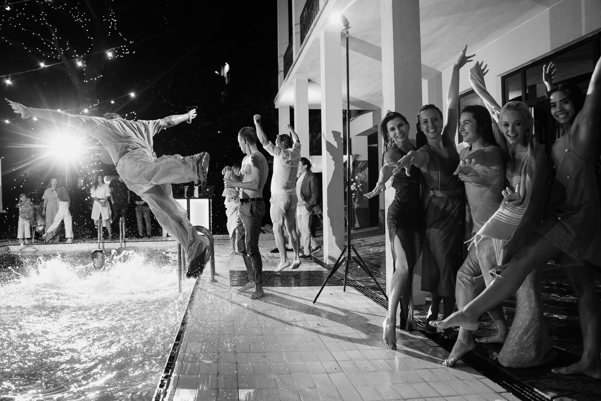 A Fire in the Pool. Wedding photograper — Alex Popov photography Germany, Switzerland, Italy, France. Based in Stuttgart